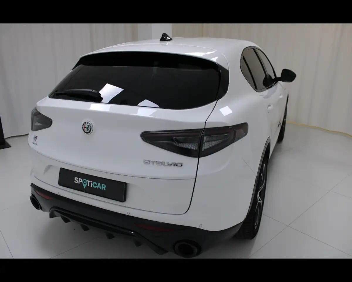 Alfa Romeo Stelvio 2024