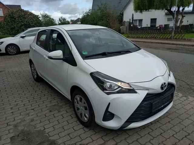 Toyota Yaris sehr gepflegt, Kamera, 5 Türen, Klima!