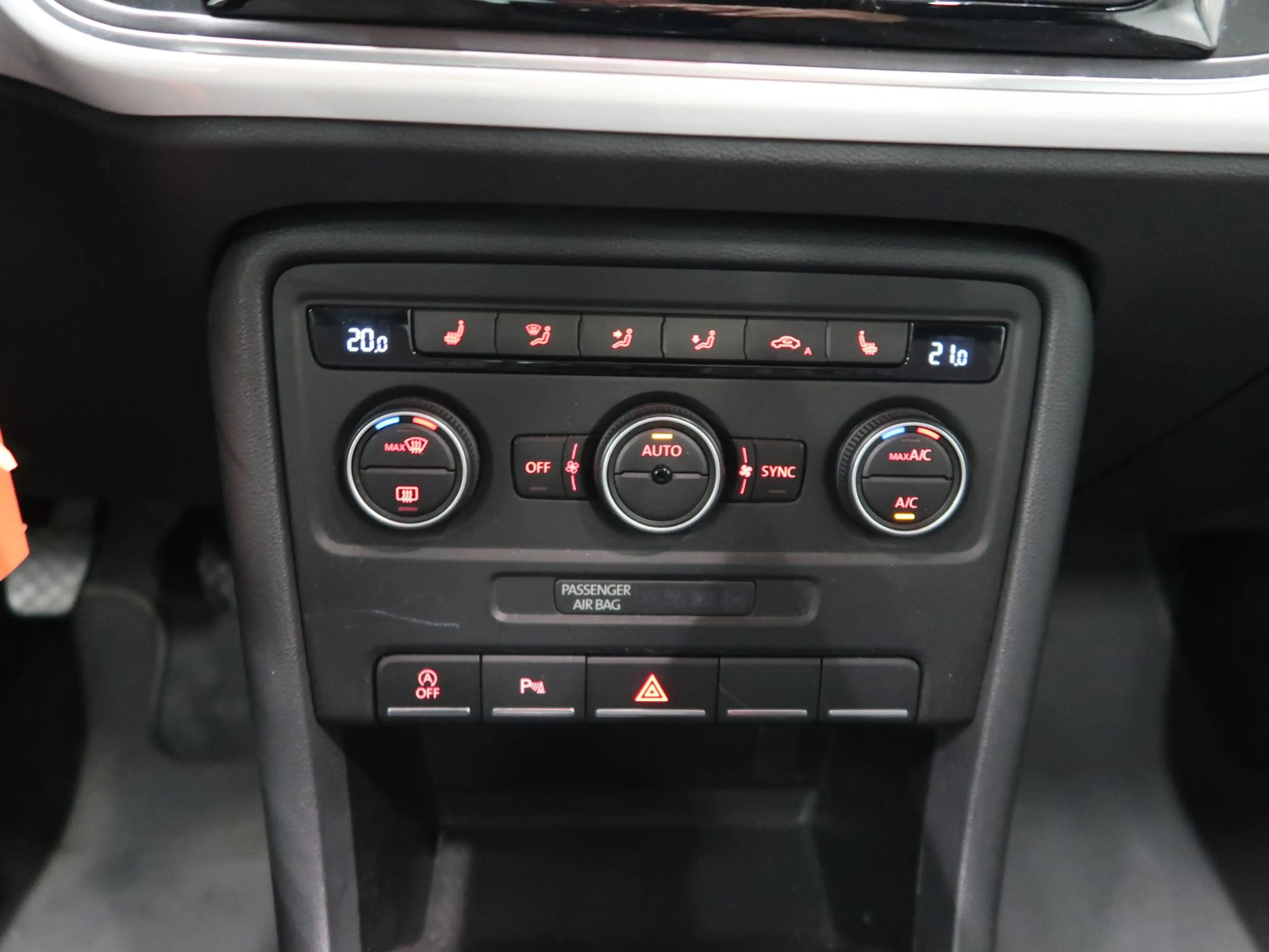Volkswagen Beetle 1.2 TSI CUP Panoramadak Airco-ecc Navigatie 20 inc — photo 11