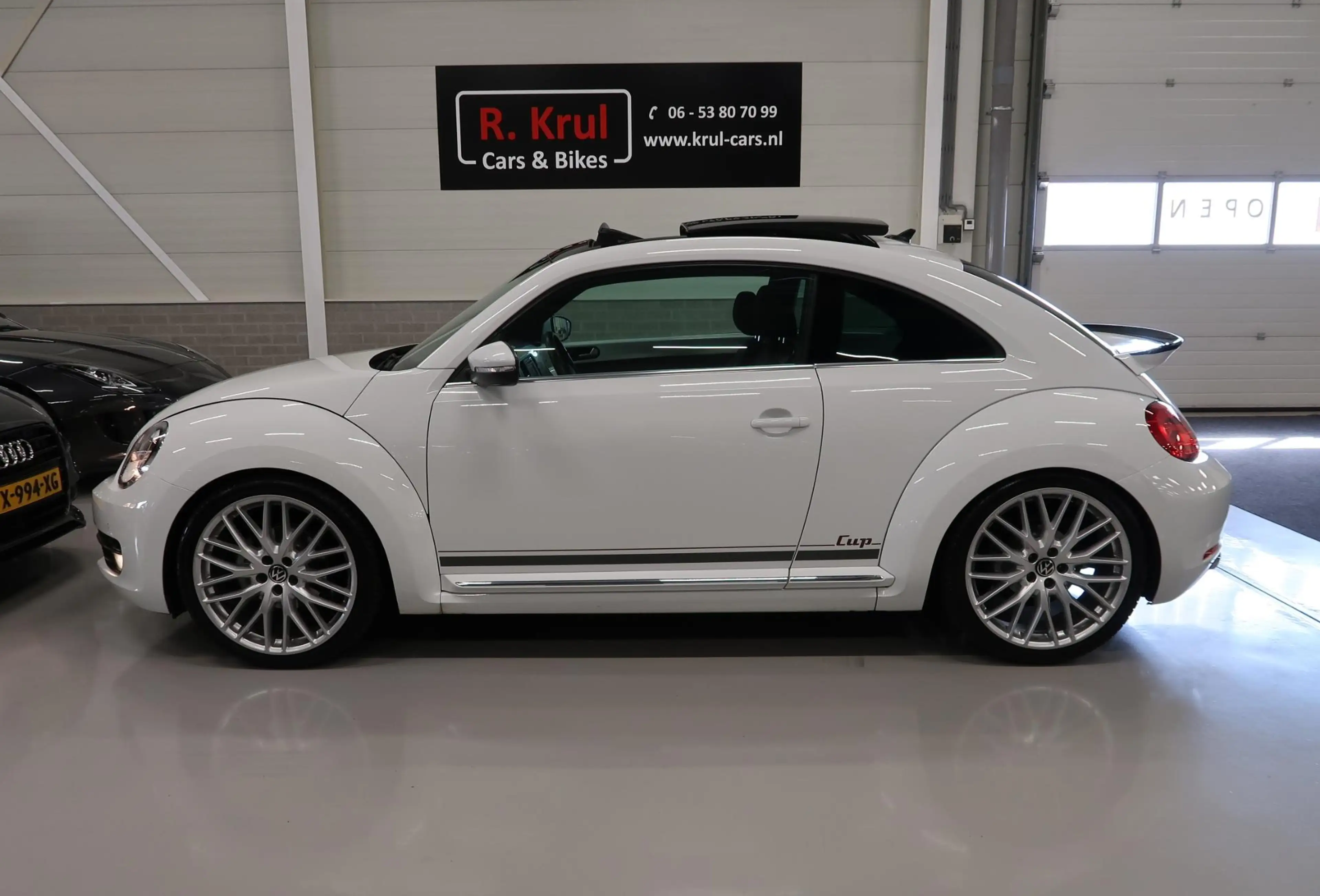 Volkswagen Beetle 1.2 TSI CUP Panoramadak Airco-ecc Navigatie 20 inc — photo 2