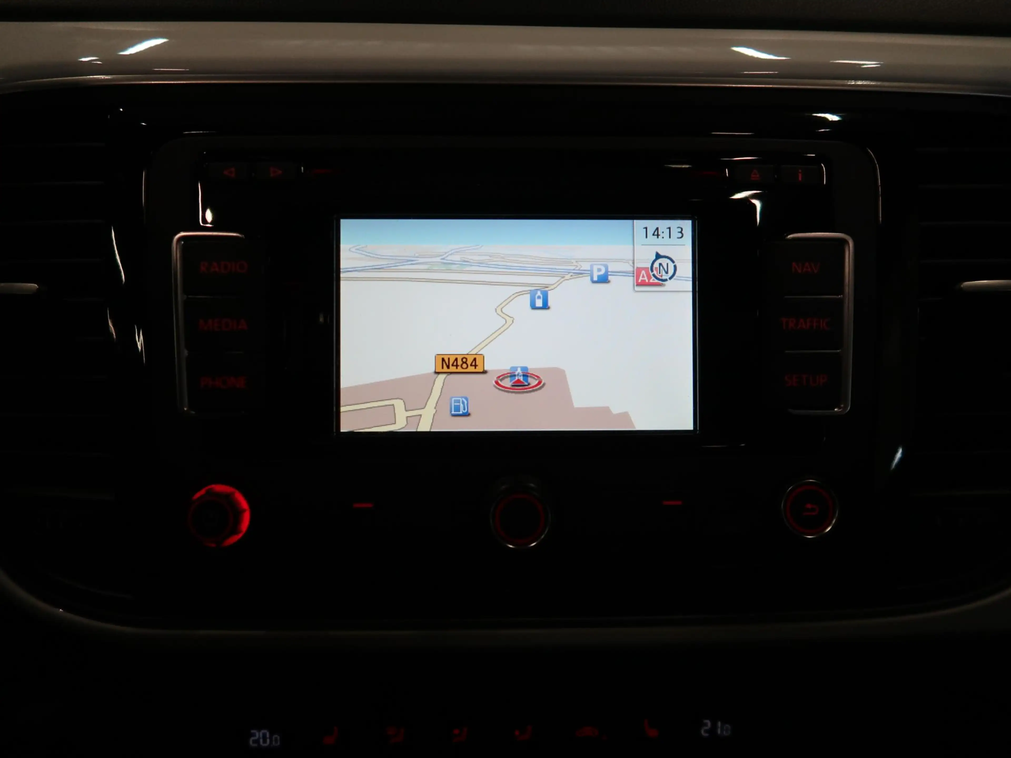 Volkswagen Beetle 1.2 TSI CUP Panoramadak Airco-ecc Navigatie 20 inc — photo 14