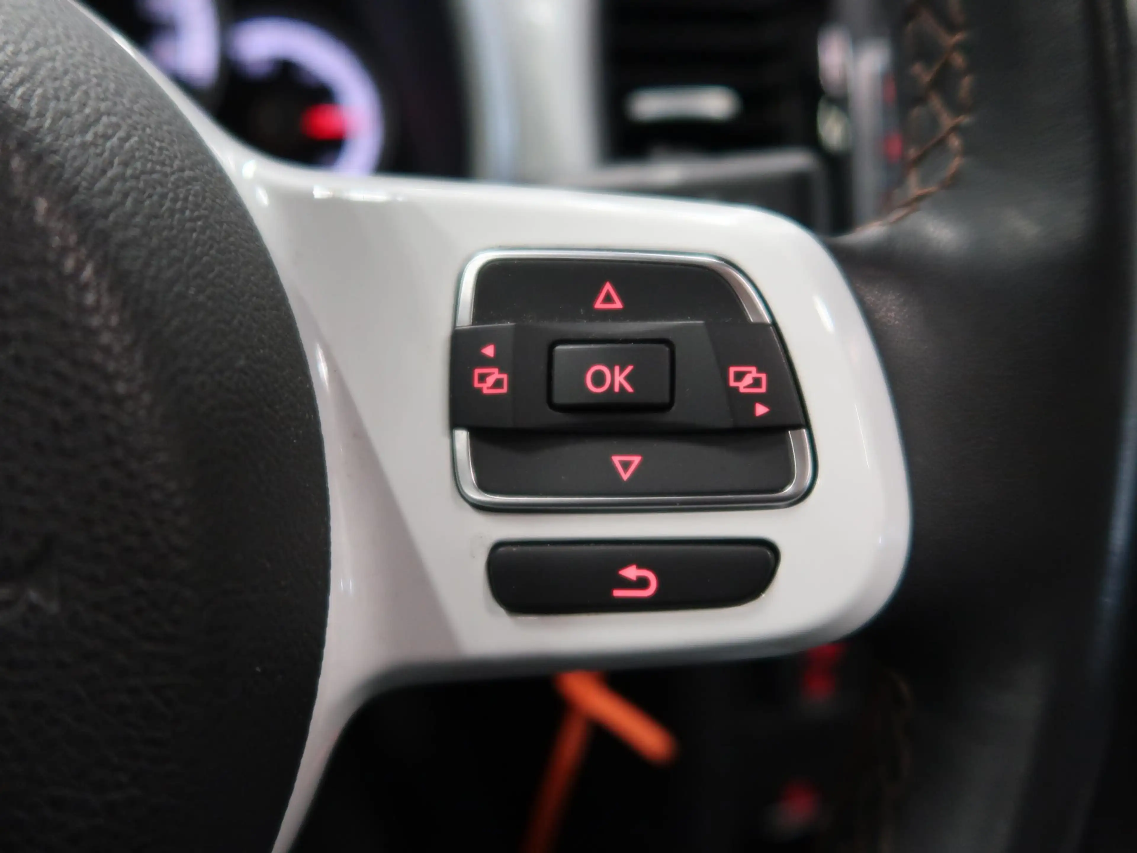 Volkswagen Beetle 1.2 TSI CUP Panoramadak Airco-ecc Navigatie 20 inc — photo 43