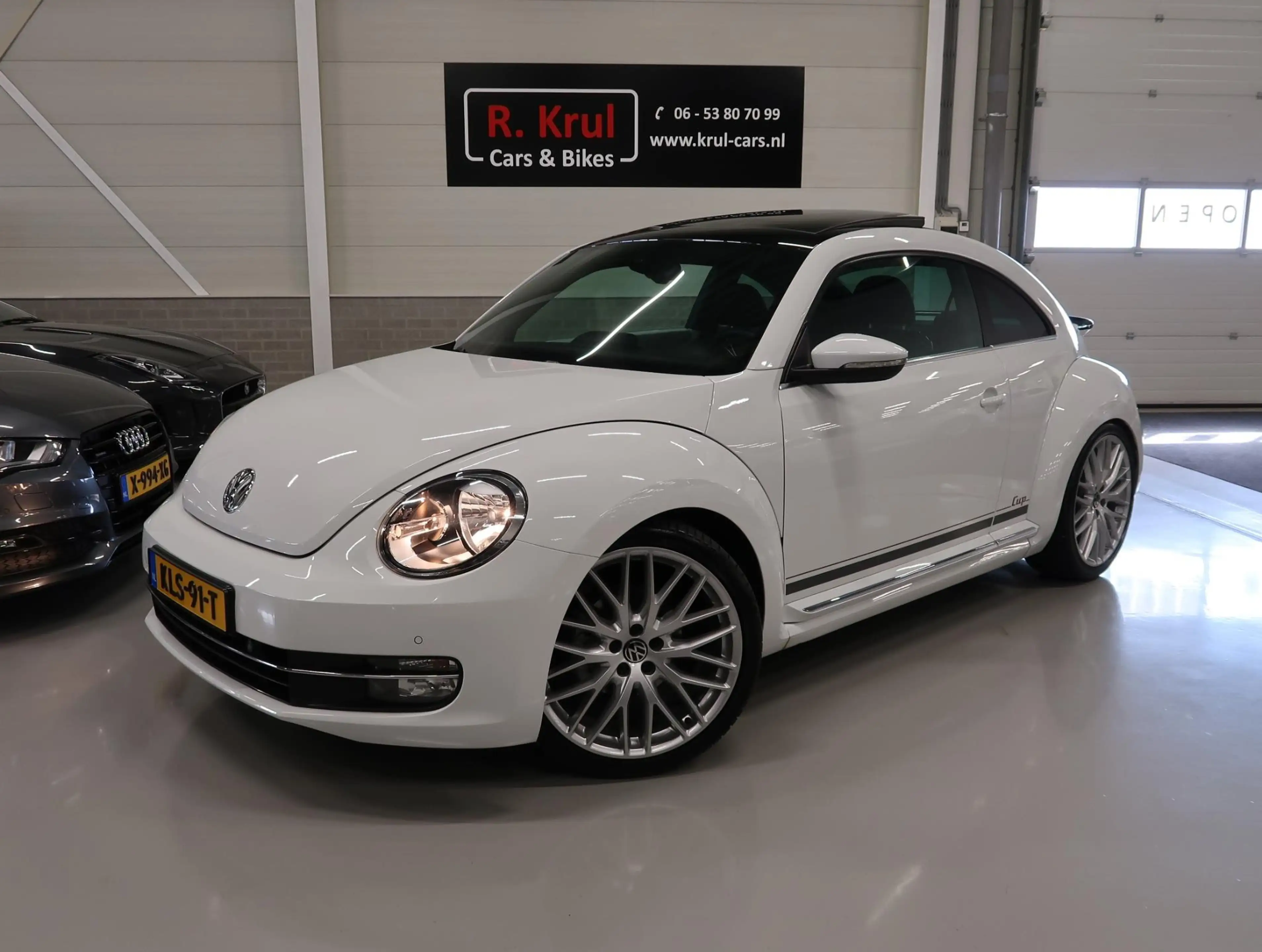 Volkswagen Beetle 1.2 TSI CUP Panoramadak Airco-ecc Navigatie 20 inc