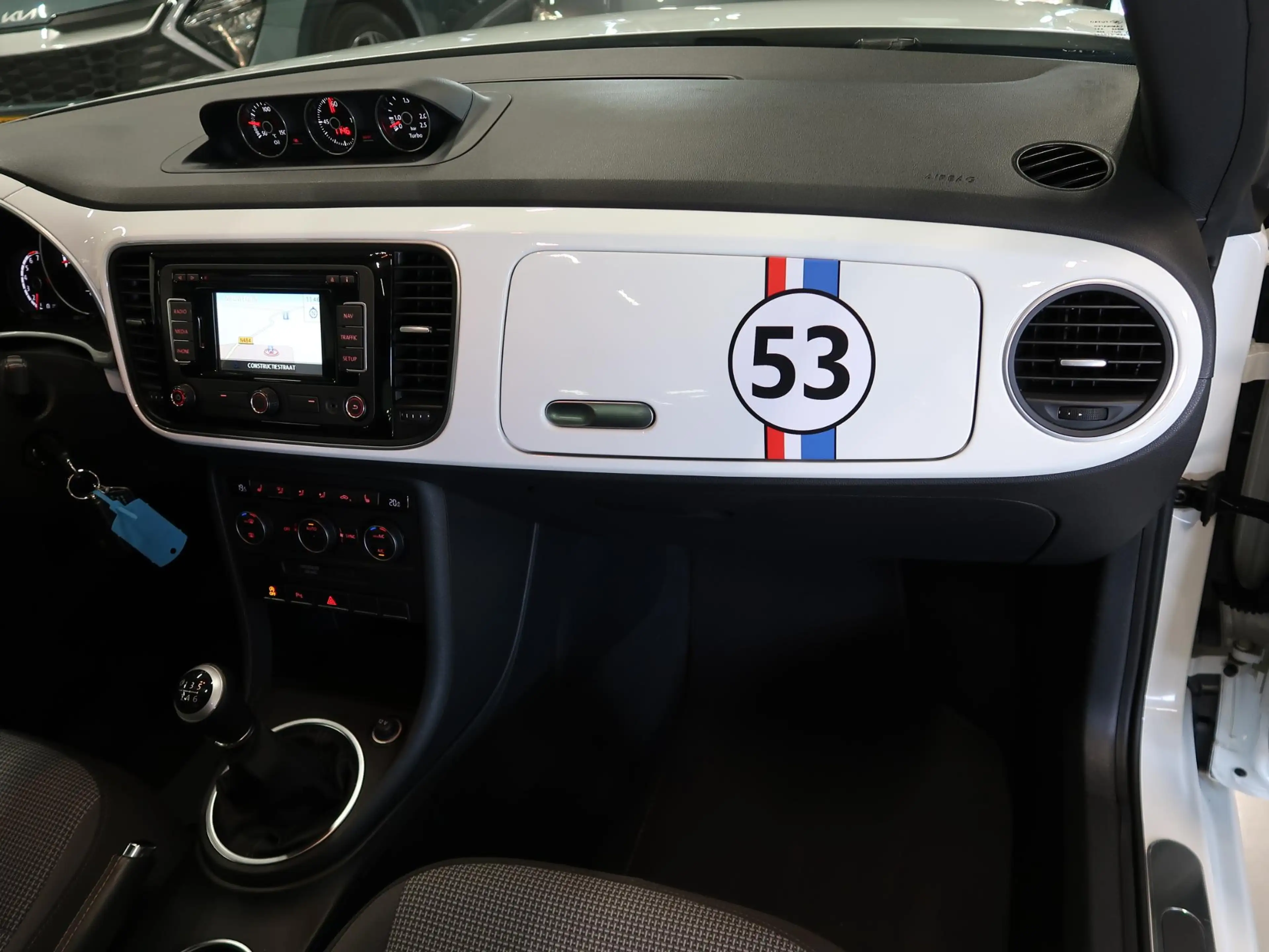 Volkswagen Beetle 1.2 TSI CUP Panoramadak Airco-ecc Navigatie 20 inc — photo 12