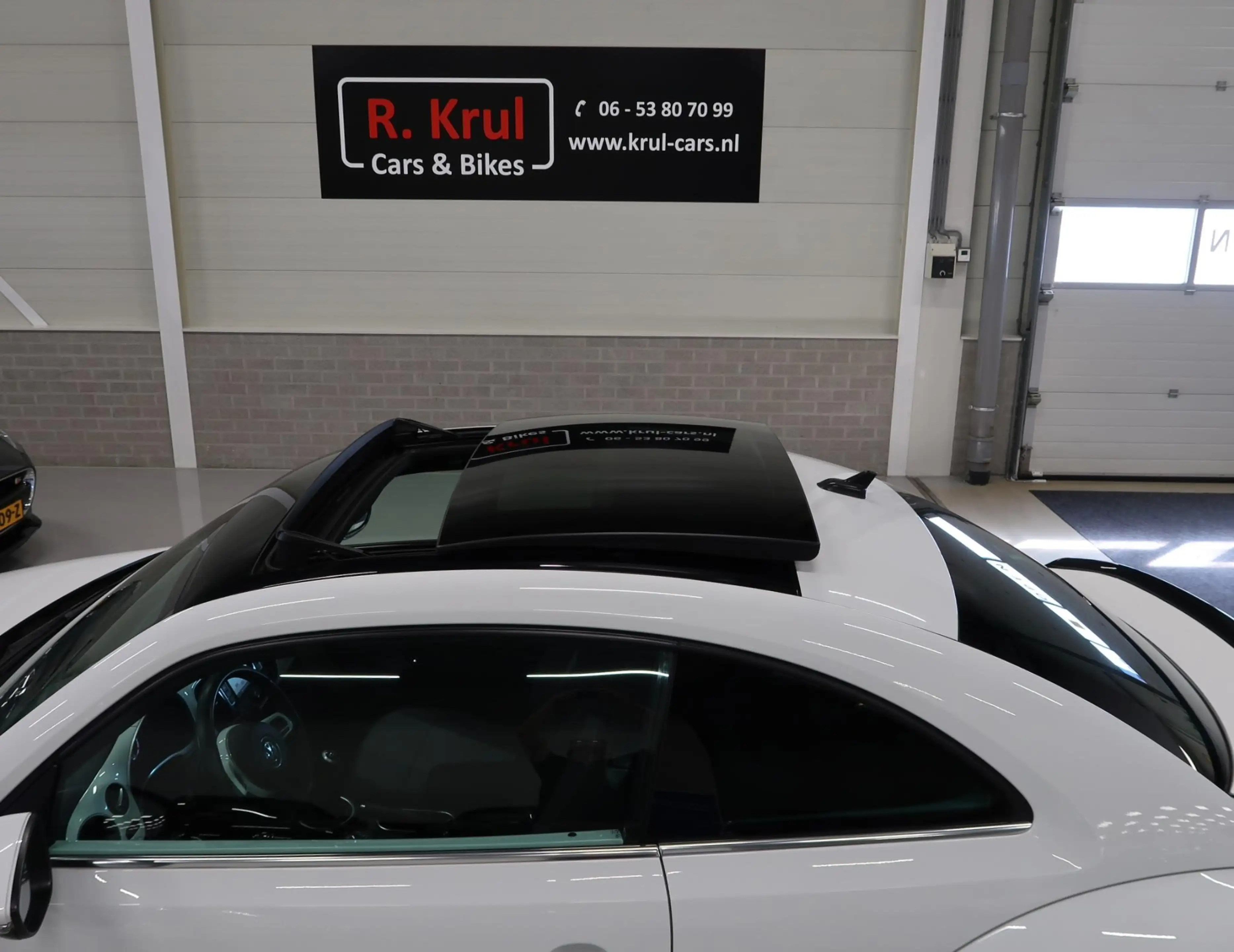 Volkswagen Beetle 1.2 TSI CUP Panoramadak Airco-ecc Navigatie 20 inc — photo 3