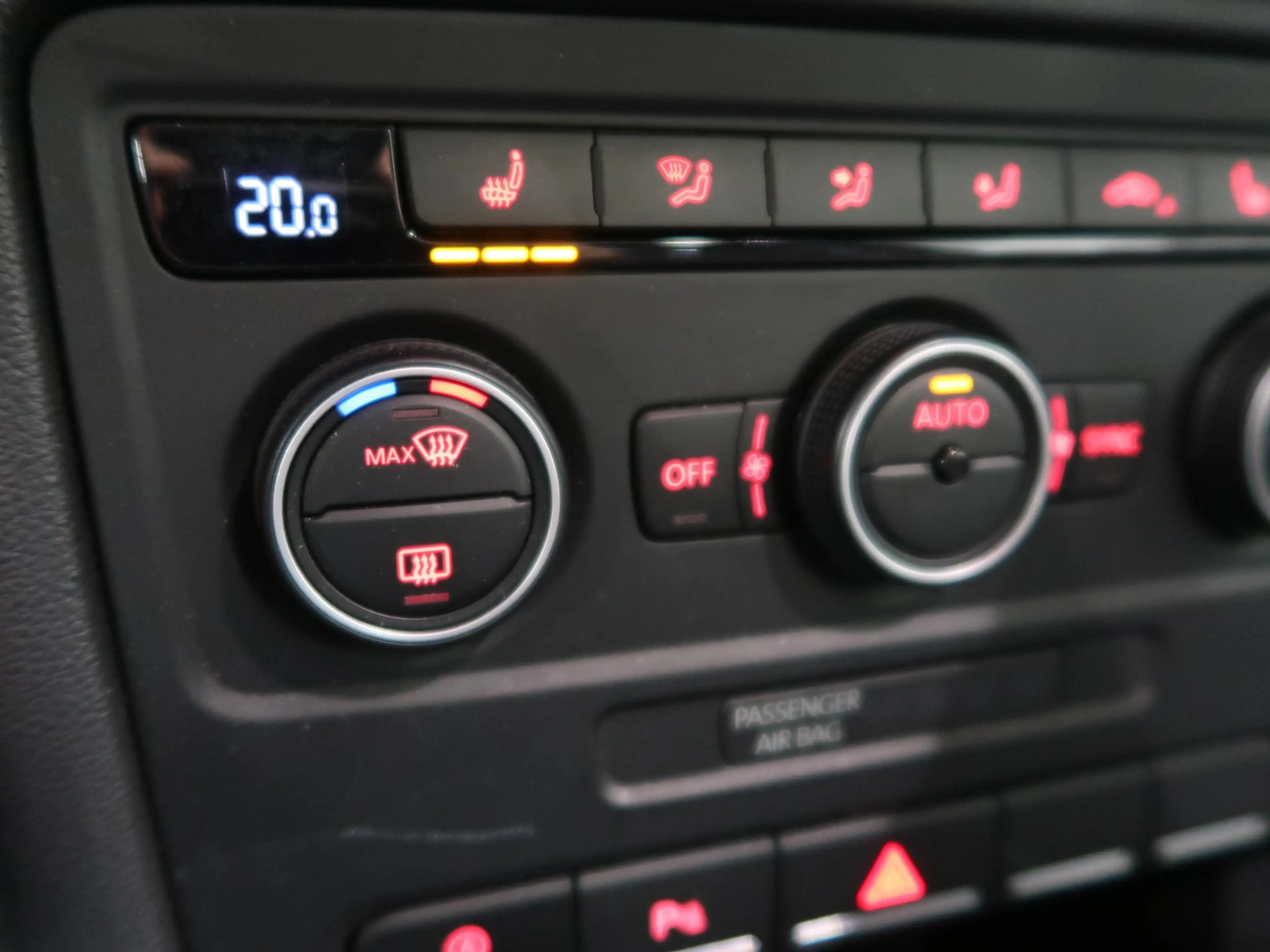 Volkswagen Beetle 1.2 TSI CUP Panoramadak Airco-ecc Navigatie 20 inc — photo 13