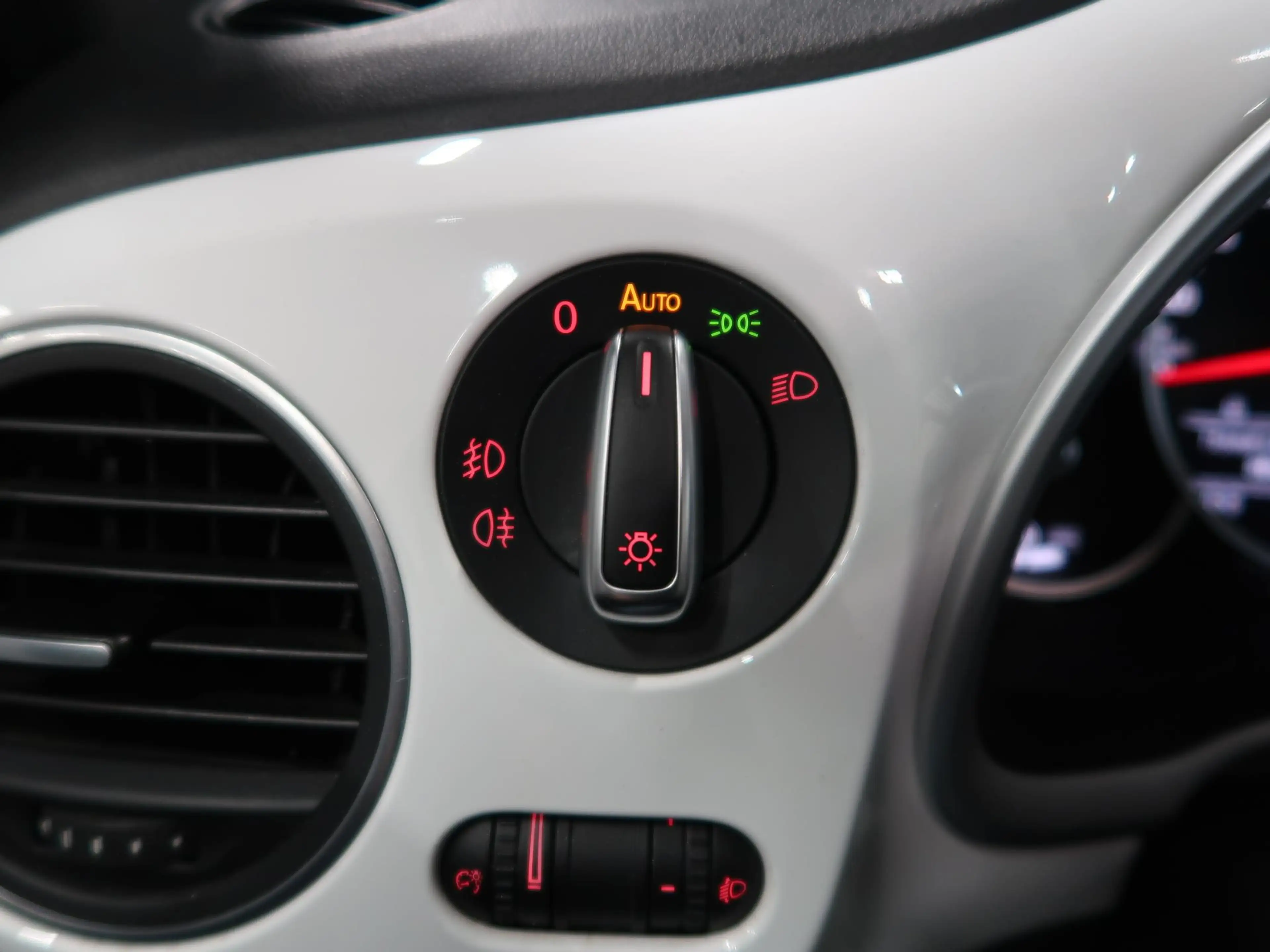 Volkswagen Beetle 1.2 TSI CUP Panoramadak Airco-ecc Navigatie 20 inc — photo 40