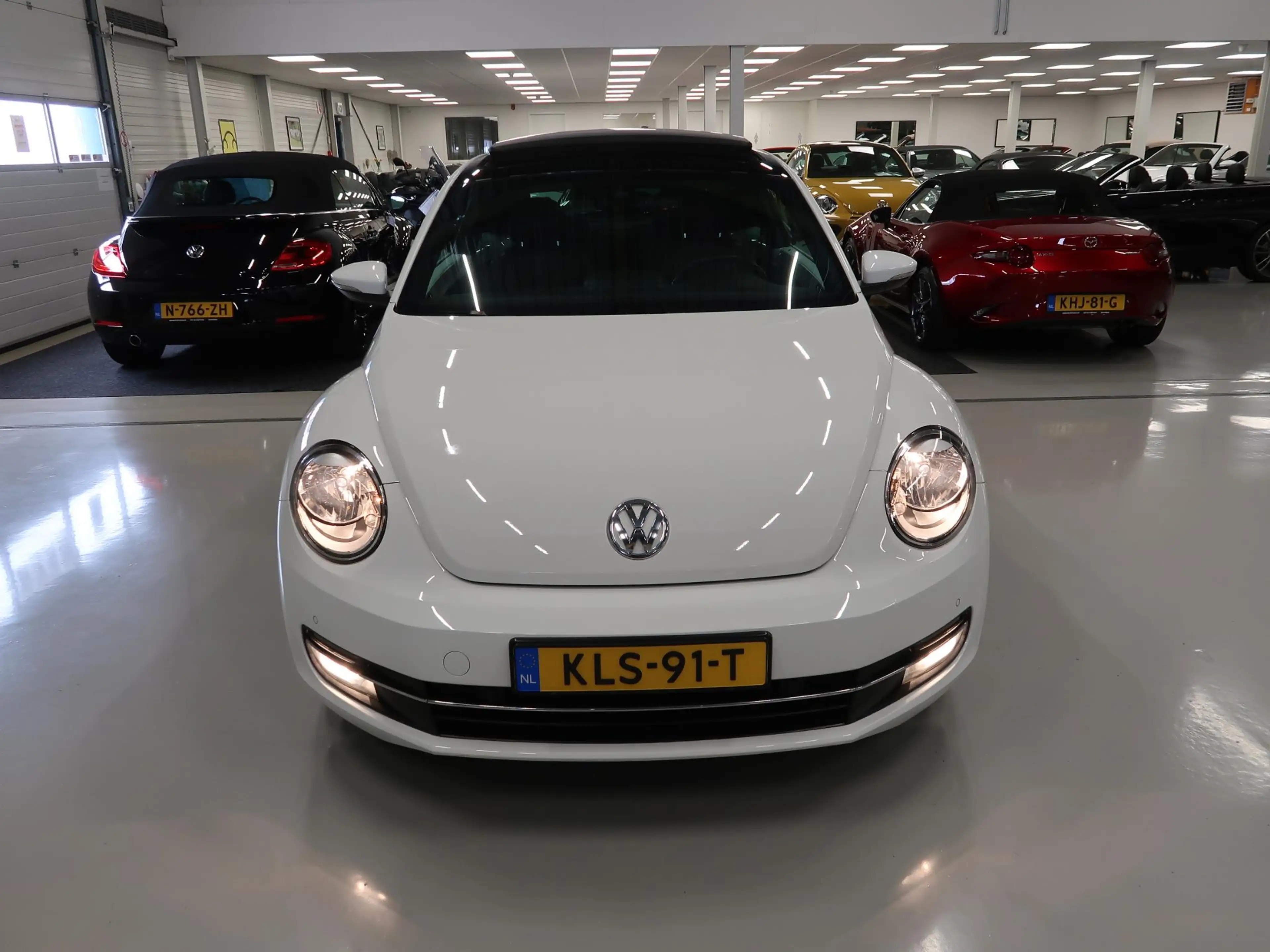 Volkswagen Beetle 1.2 TSI CUP Panoramadak Airco-ecc Navigatie 20 inc — photo 25