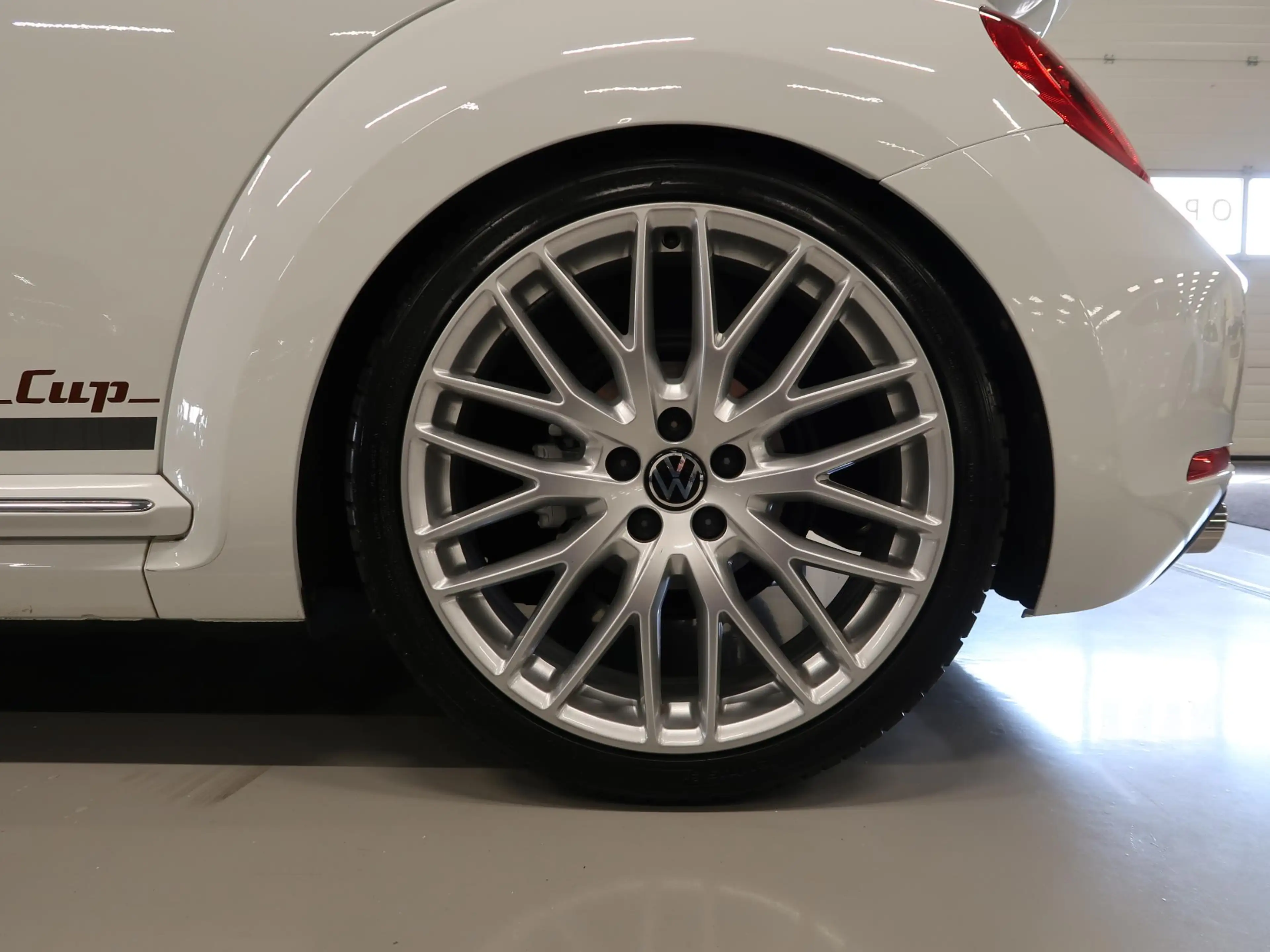Volkswagen Beetle 1.2 TSI CUP Panoramadak Airco-ecc Navigatie 20 inc — photo 22