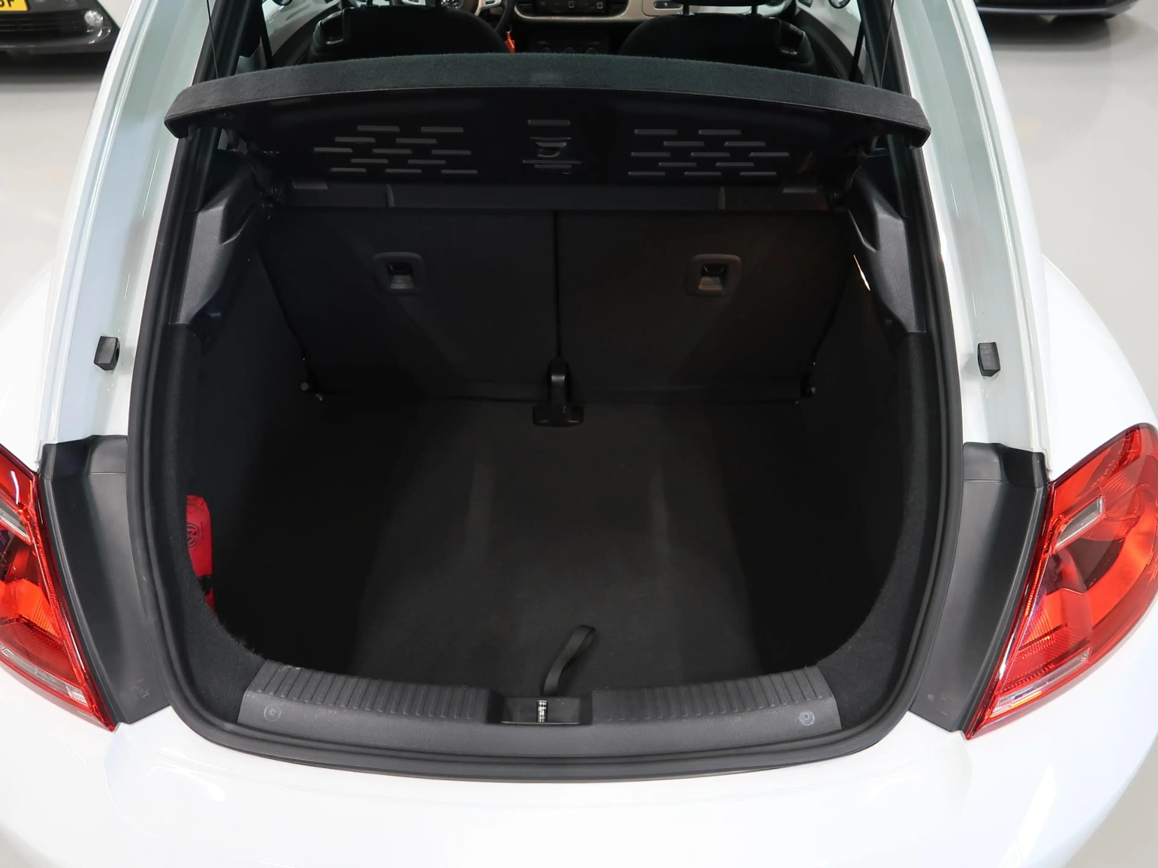 Volkswagen Beetle 1.2 TSI CUP Panoramadak Airco-ecc Navigatie 20 inc — photo 34