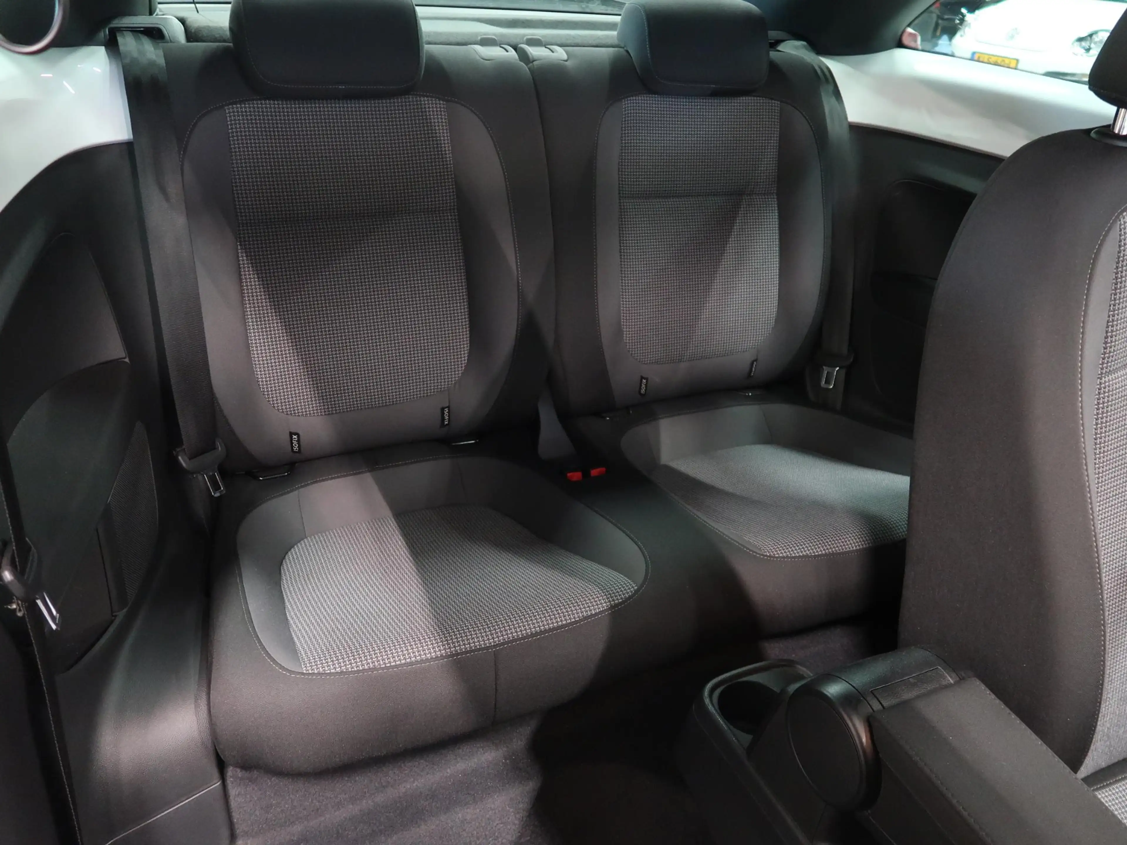 Volkswagen Beetle 1.2 TSI CUP Panoramadak Airco-ecc Navigatie 20 inc — photo 28
