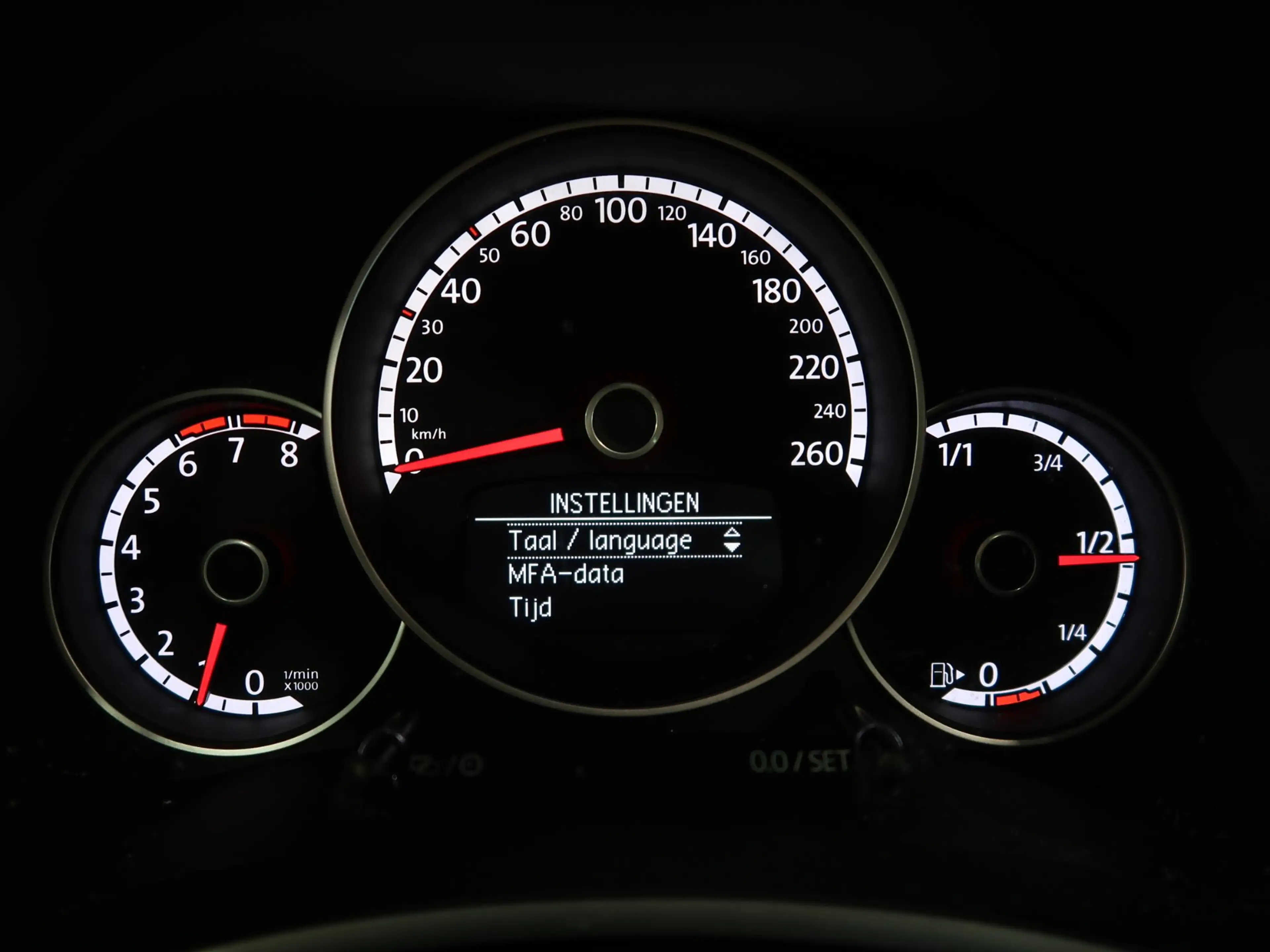 Volkswagen Beetle 1.2 TSI CUP Panoramadak Airco-ecc Navigatie 20 inc — photo 47