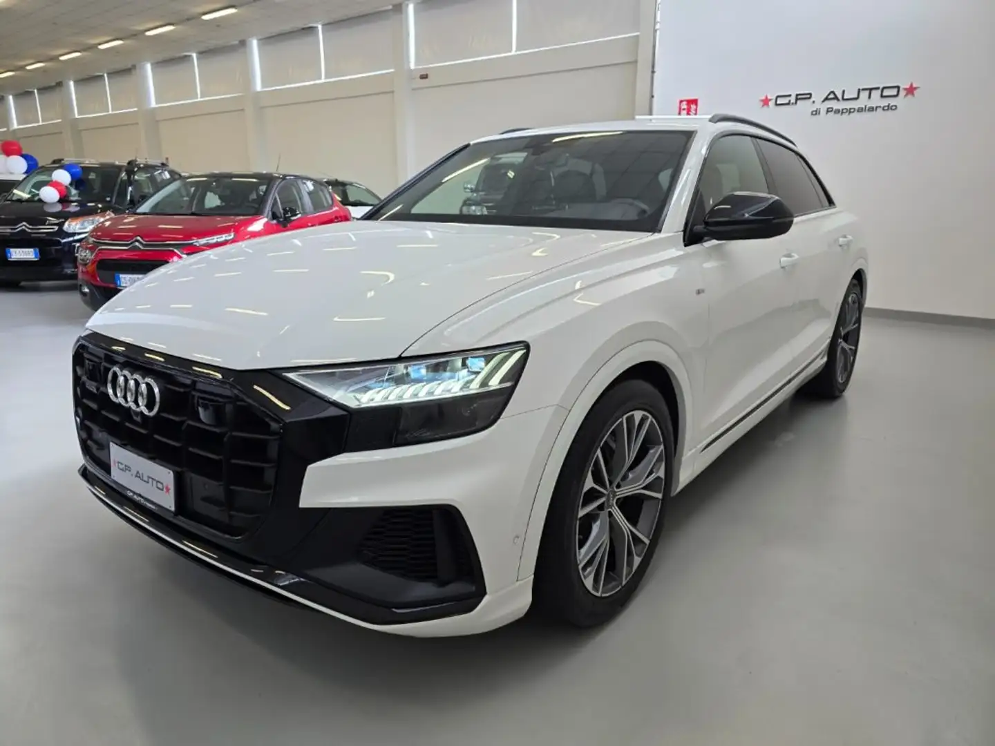 Audi Q8 50 TDI 286 CV quattro tiptronic Sport Bianco - 2