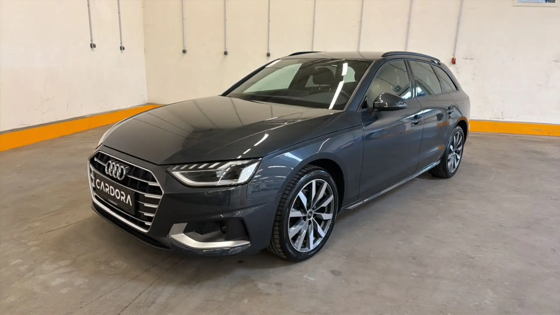 Audi A4 Avant 30 2.0 TDI advanced S line Matrix*Leder*AHK Grau - 2