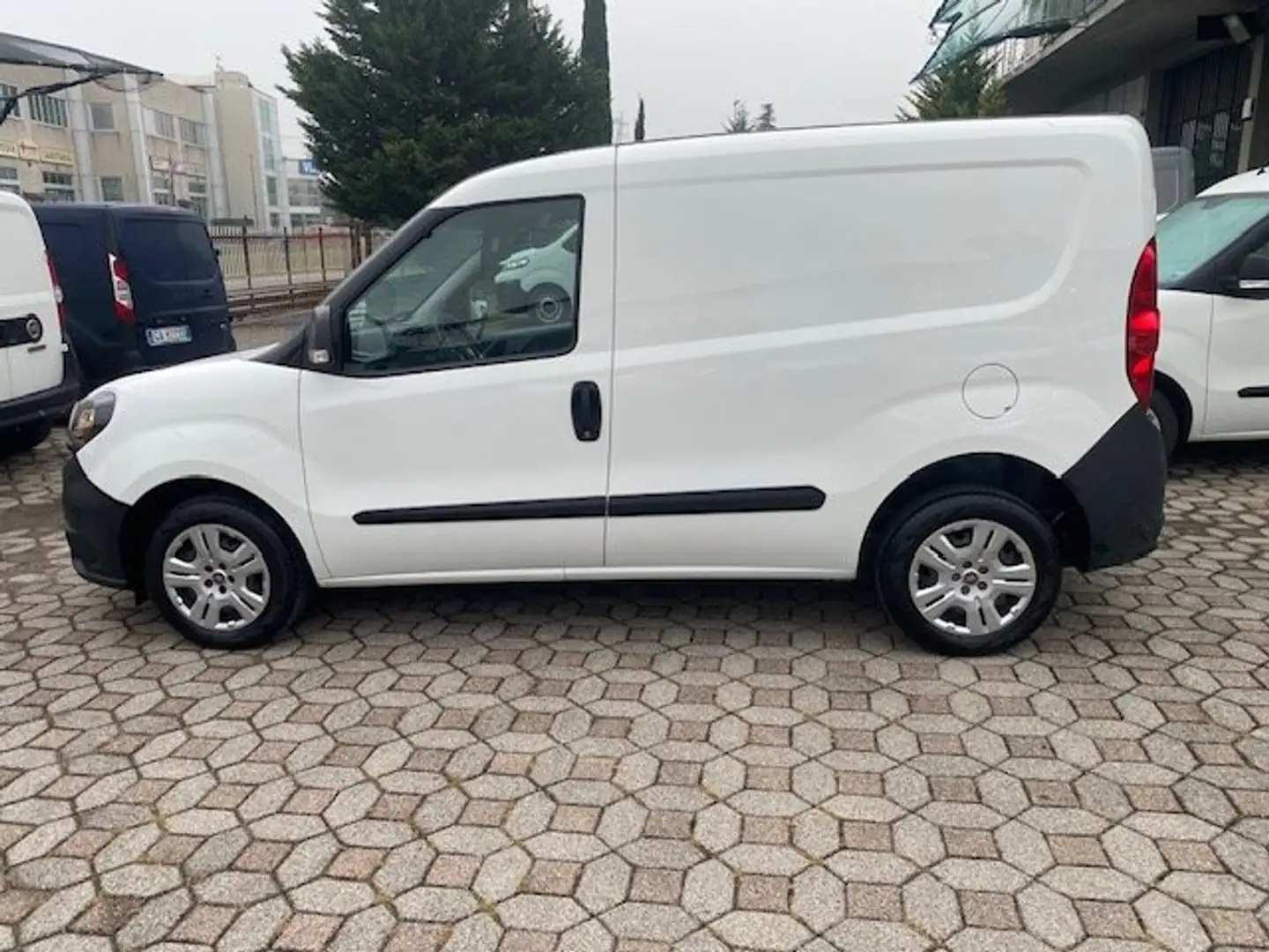 Fiat Doblo 1.3 MTJ 95 CV SX Bianco - 2