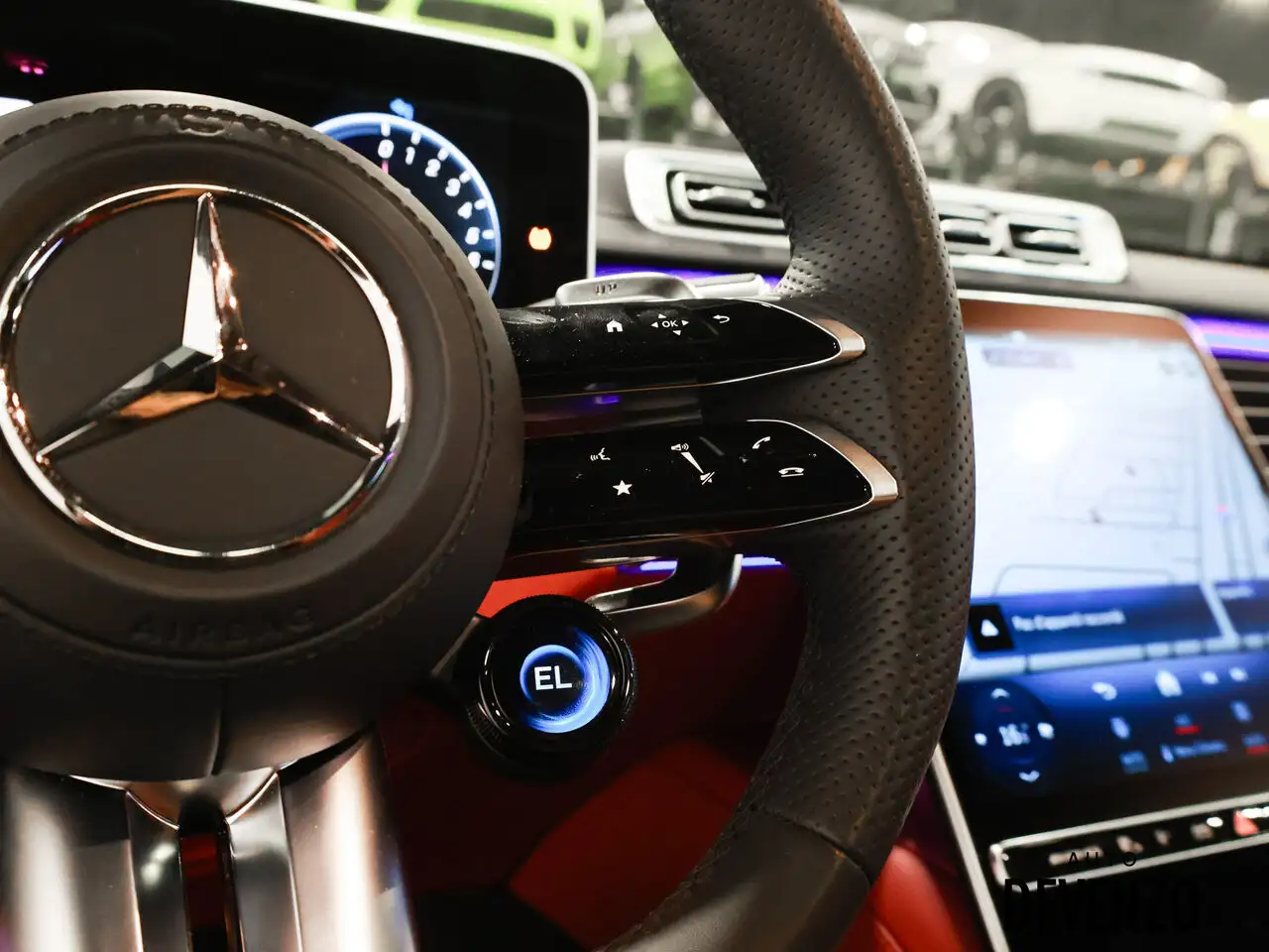 Mercedes-Benz S-Class снимка Mercedes-Benz S-Class