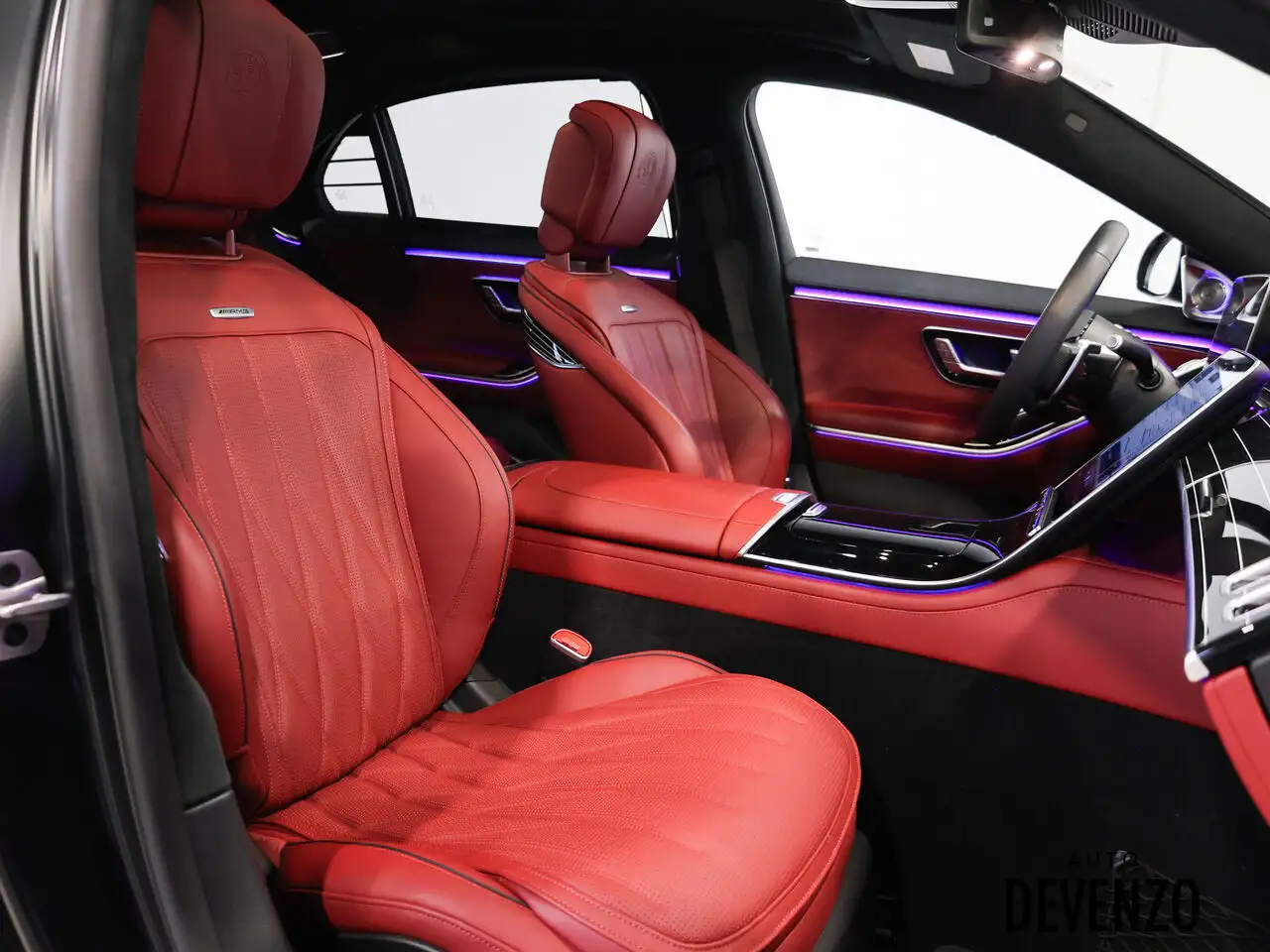 Mercedes-Benz S-Class снимка Mercedes-Benz S-Class
