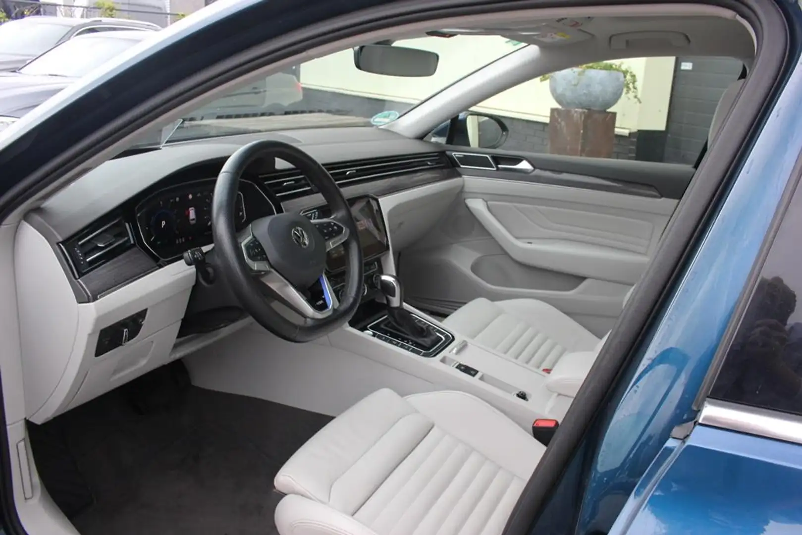 Volkswagen Passat Variant 1.4 TSI GTE Business | Trekhaak | Virtual Cockpit Blauw - 2