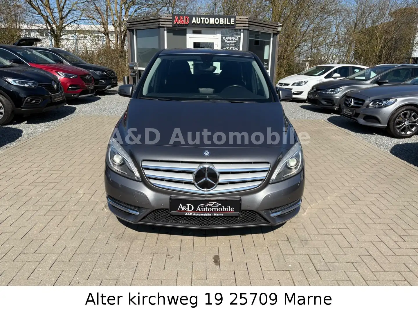Mercedes-Benz B 180 SHZ KLIMA PDC NAVI BT USB 2HAND 8FACH Grau - 2