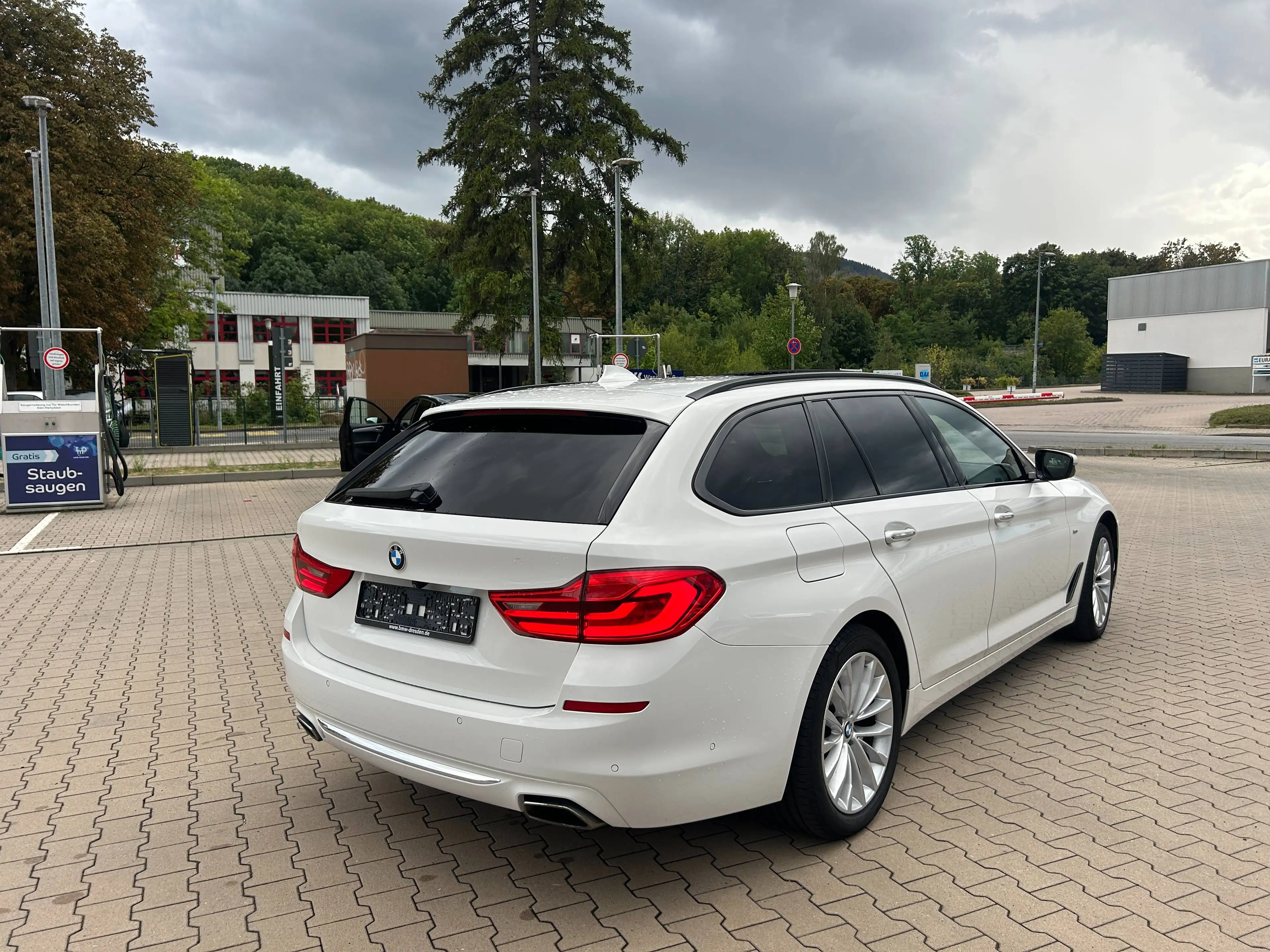 BMW 540 540 d xDrive Luxury Line *Purer Luxus!*Softclose*Massage*360*Pano*Lhz*Sthz*ACC*HeadUp — photo 9