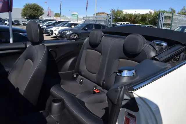 Mini Hatch view 8