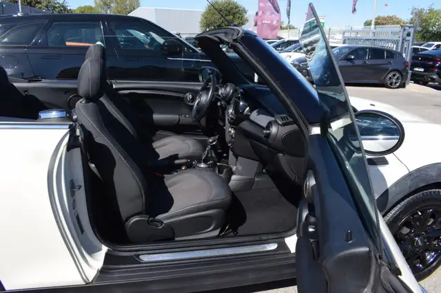 Mini Hatch view 12