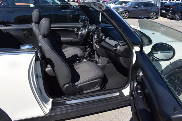 Mini Hatch view 14