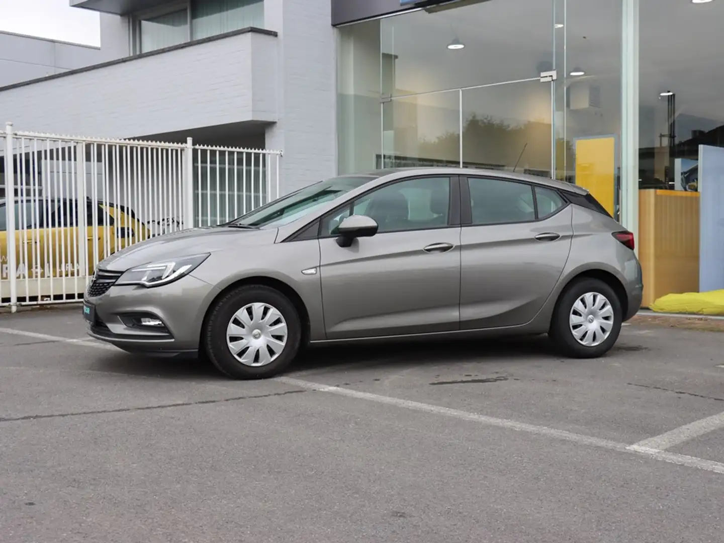 Opel Astra 5D |BT|AIRCO| Gris - 2