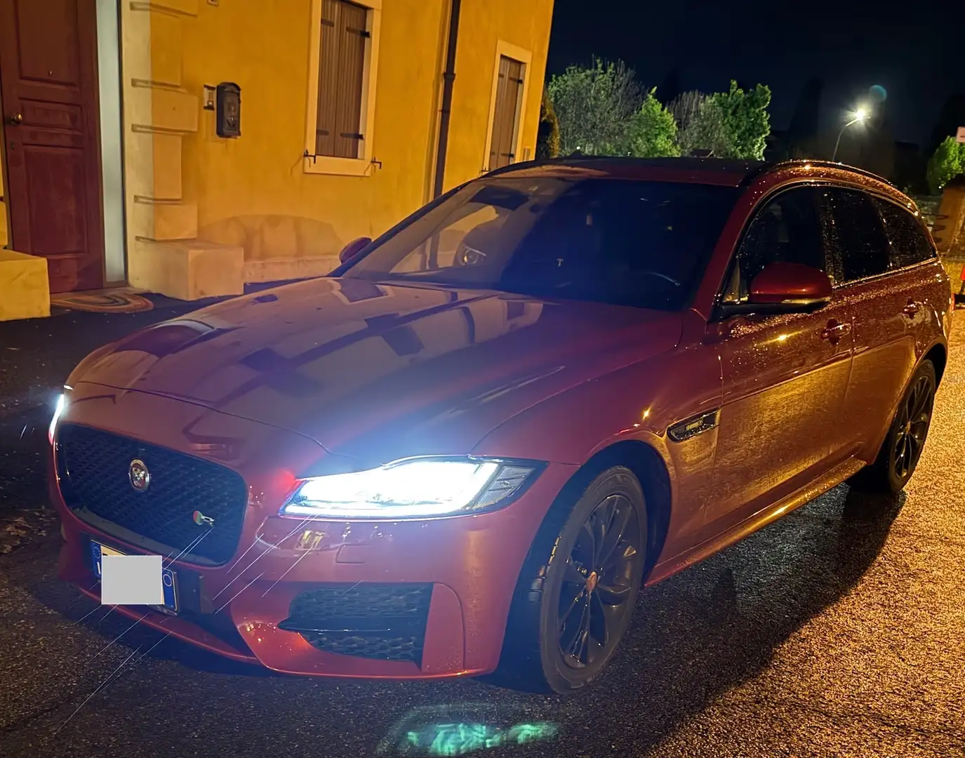 Jaguar XF XF II Sportbrake 2.0d R-Sport AWD 180cv Rosso - 2