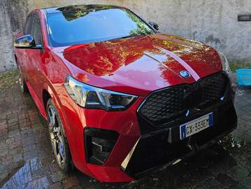 iX2 xdrive 30 MSport,313 cv, first edition,harman/hardon,sedili elettrici con massaggio,cerchi 20',pinze rosse M.Unica.