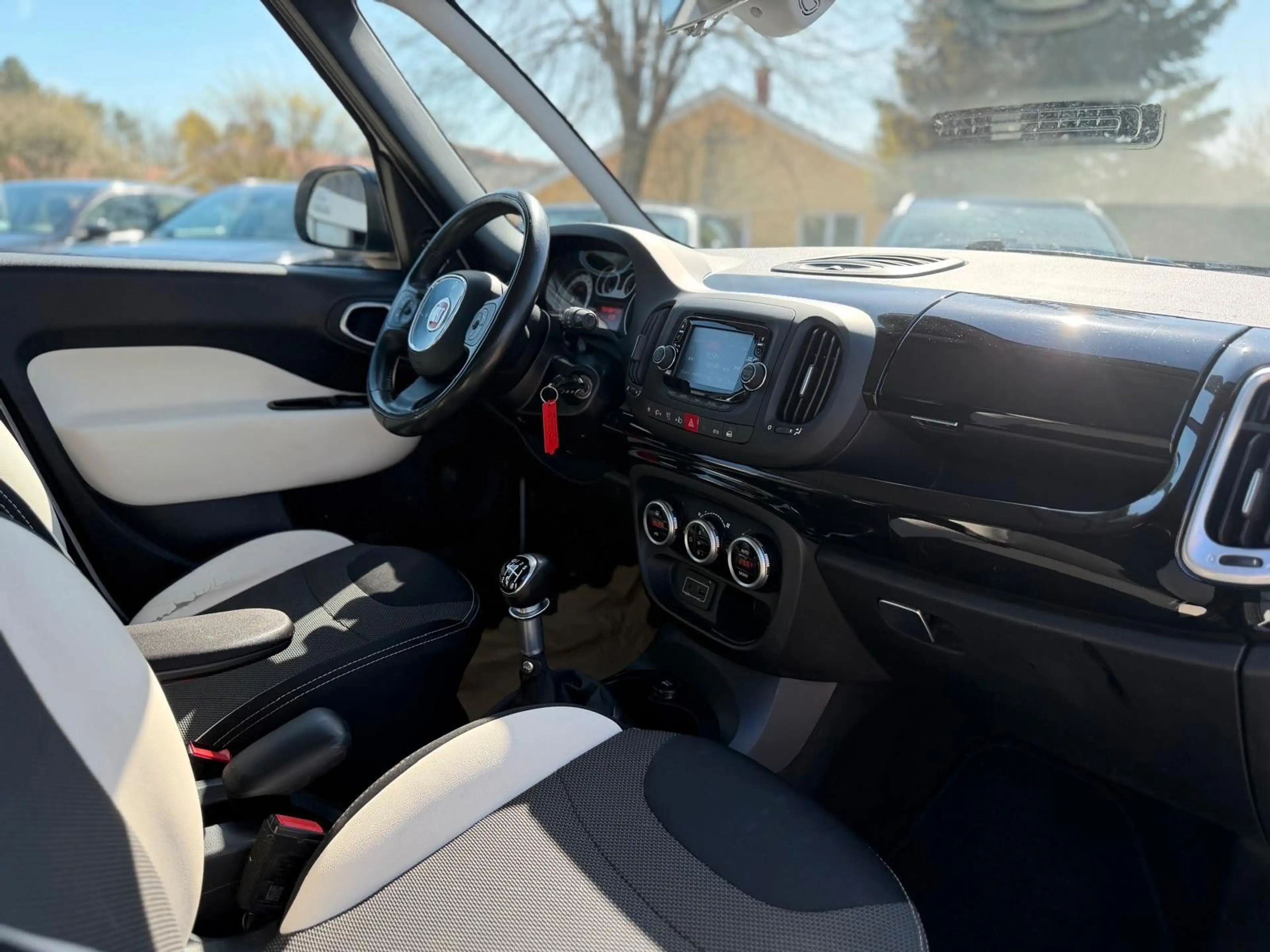 Fiat 500L 500L TREKKING NAV TEMPO SHZ — photo 10