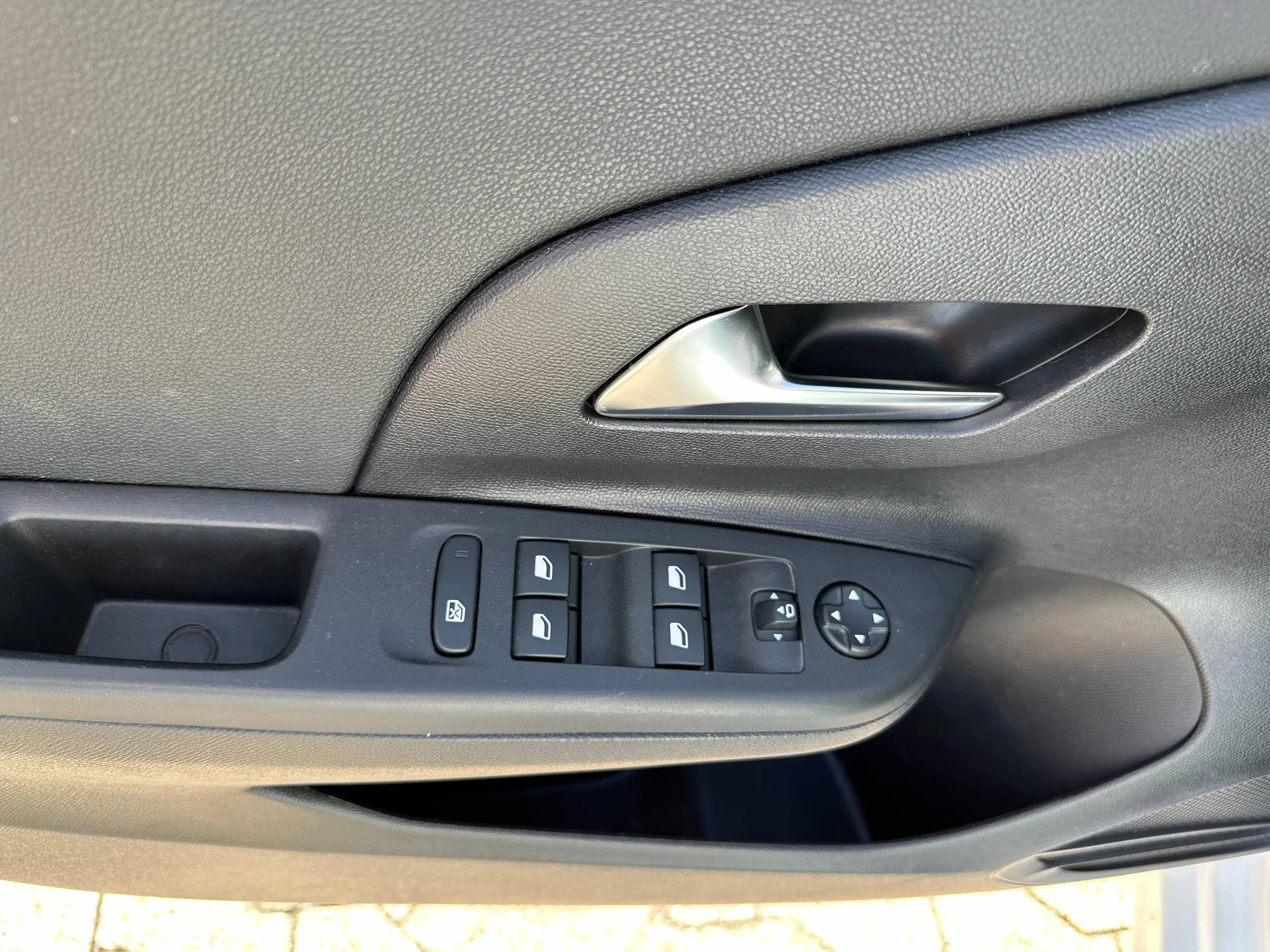 Opel Corsa-e e Elegance*11 KW*SHZ*PDC*LED*LRH*Wärmepumpe* — photo 6
