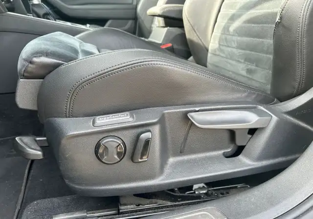 Volkswagen Passat view 7
