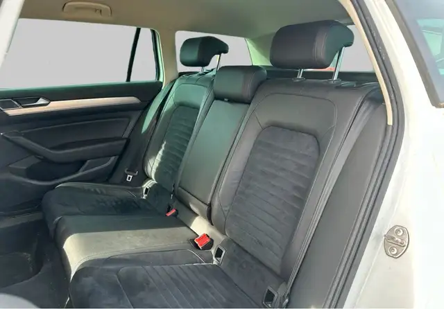 Volkswagen Passat view 6