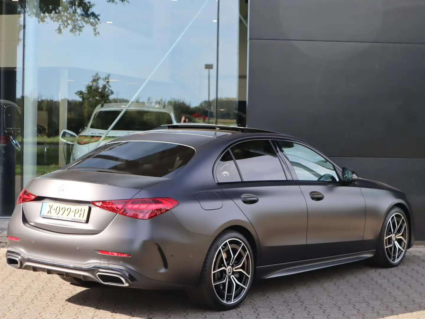 Mercedes-Benz C 200 AMG Line | Panoramadak | Navigatie | Camera | Trek Grigio - 2
