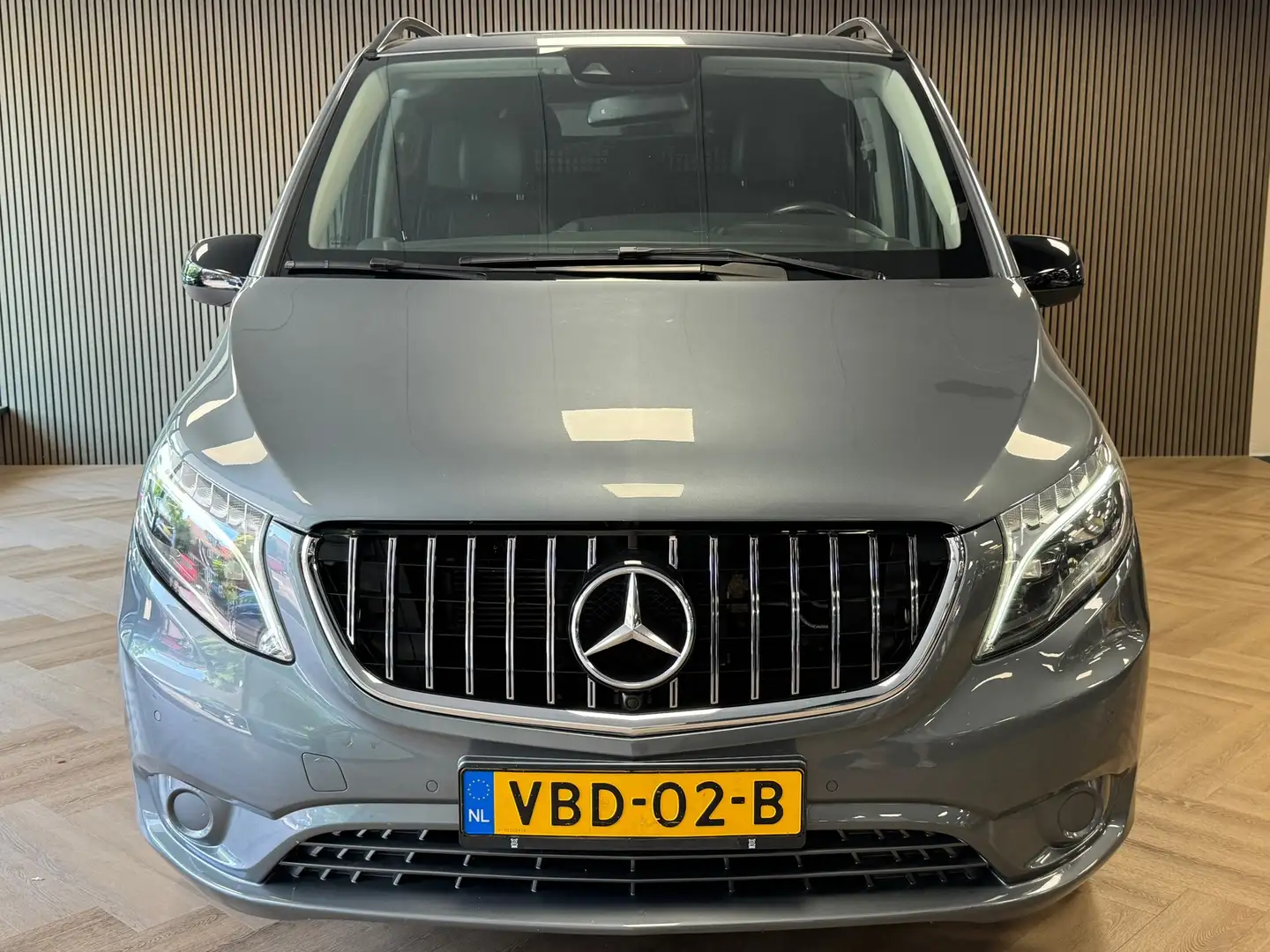 Mercedes-Benz Vito 119 CDI Extra Lang DC Comfort AUT. NAVIGATIE CAMER Grijs - 2