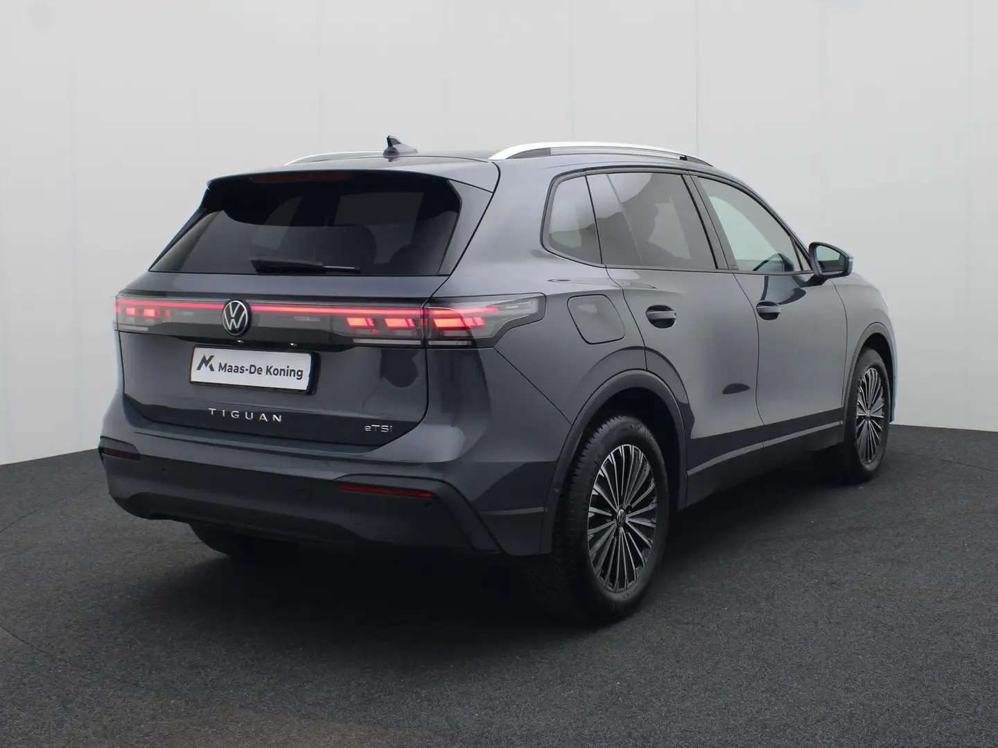 Volkswagen Tiguan 1.5eTSI/130PK Life DSG · Navigatie · Trekhaak · Ca Grijs - 2