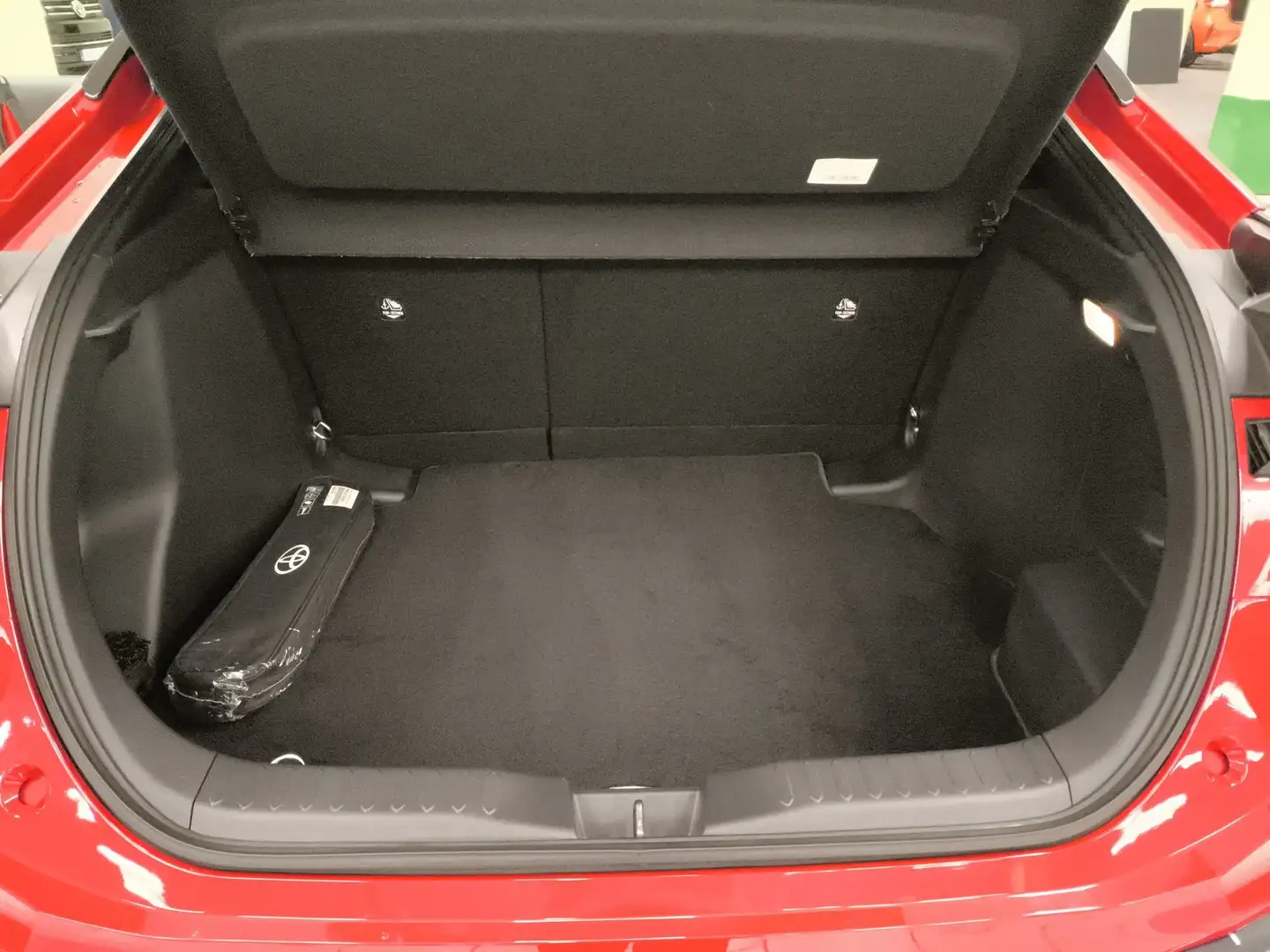 Toyota C-HR 200H GR Sport Premiere Edition AWD Rojo - 2