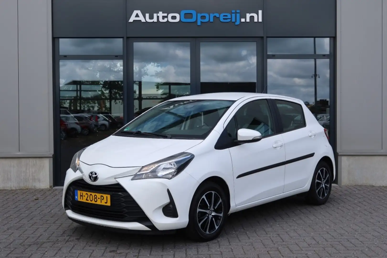 Toyota Yaris 1.0 VVT-i Connect 5drs. Airco, Carplay, Camera Wit - 1