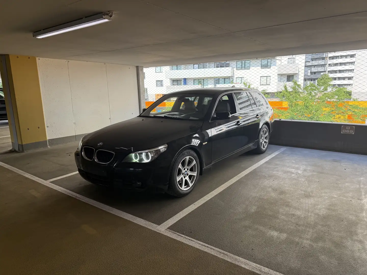 BMW 530 530xd Touring Österreich-Paket - 2