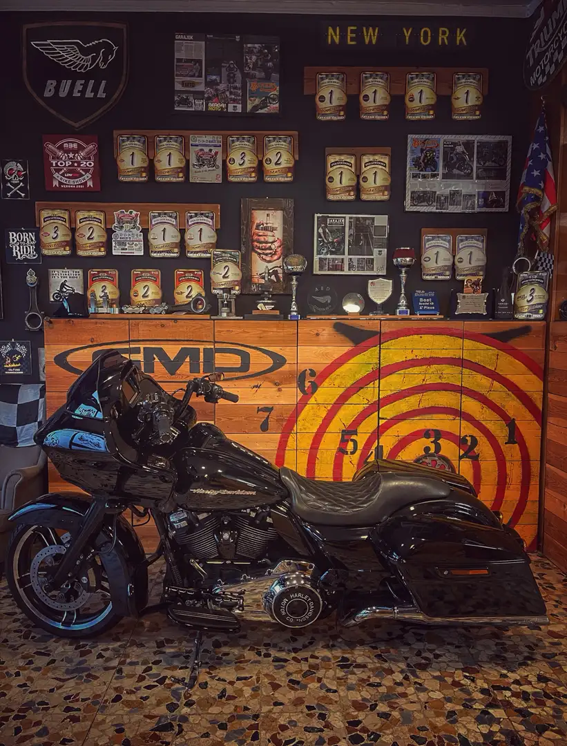 Harley-Davidson Road Glide special - 1