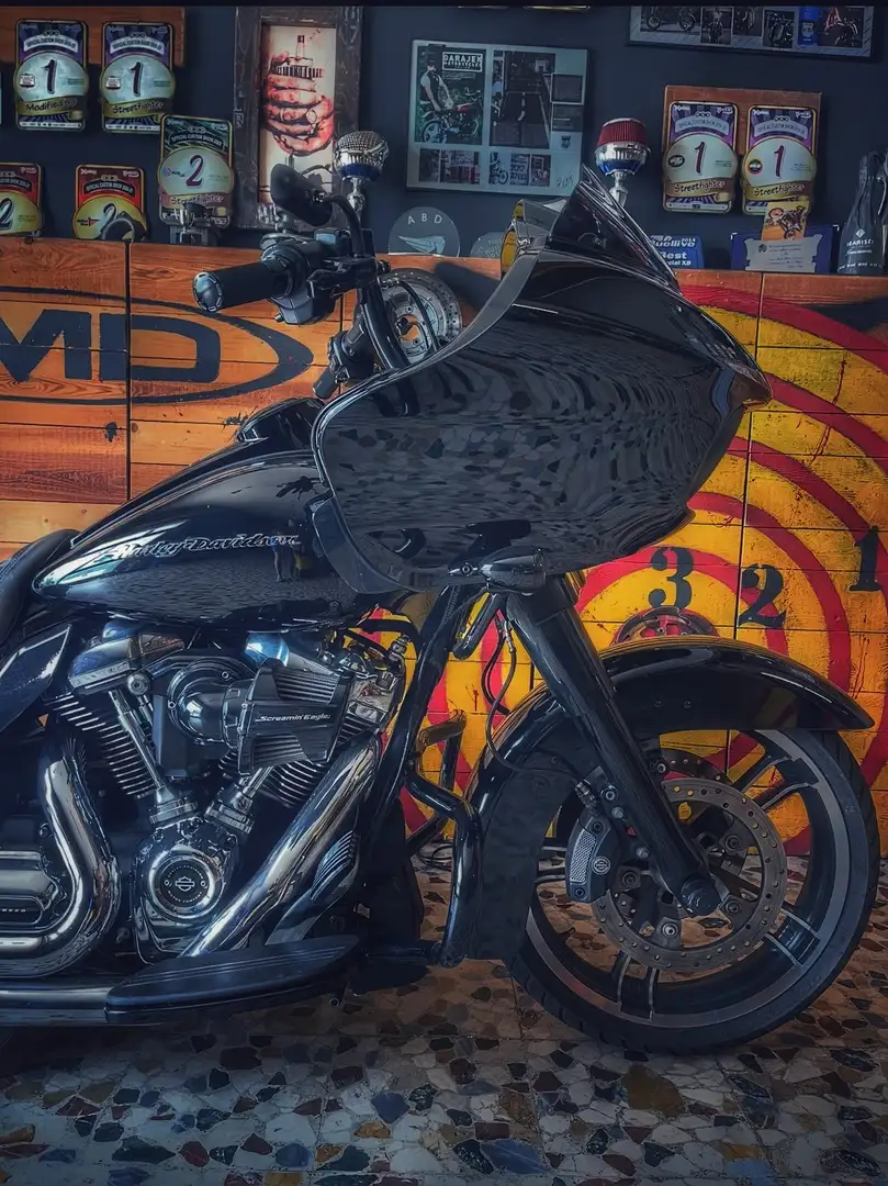 Harley-Davidson Road Glide special - 2