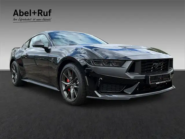Ford Mustang view 6