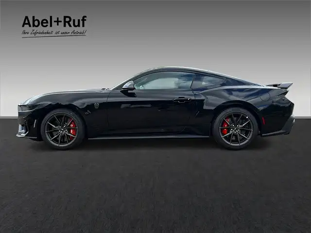 Ford Mustang view 5