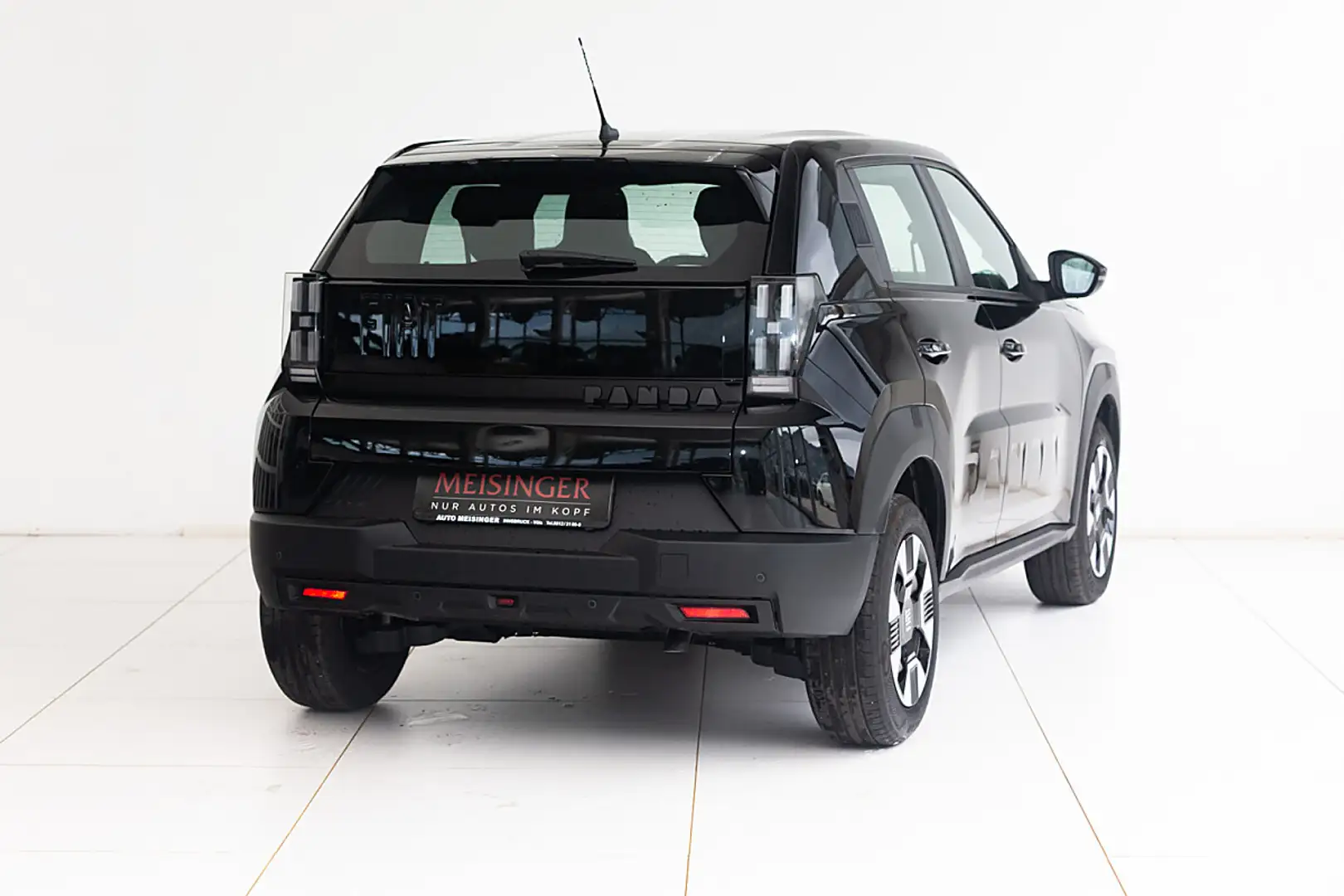 Fiat Grande Panda Hybrid mHEV 110 6-Gang eDCT Icon Schwarz - 2