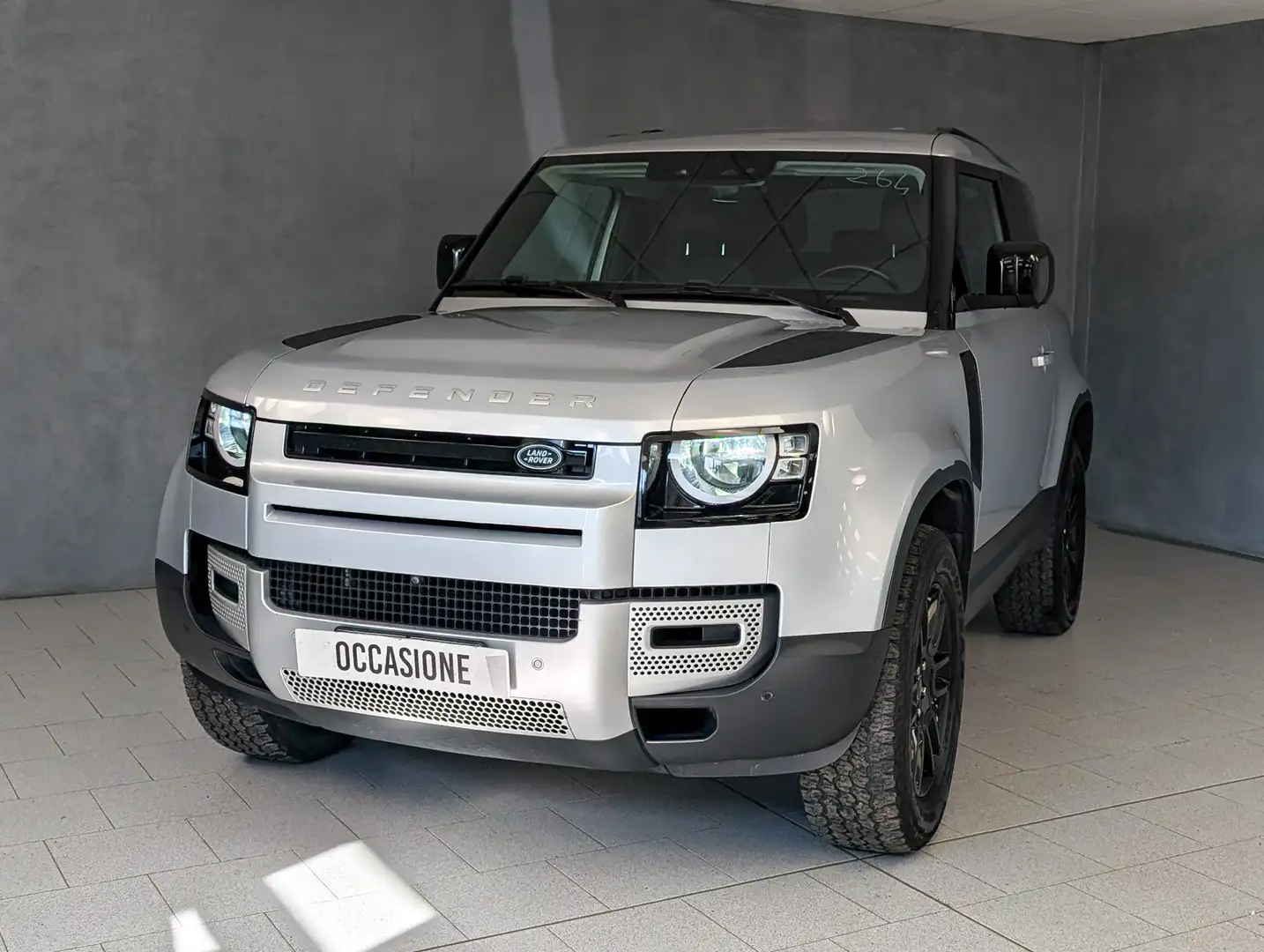 Land Rover Defender 3.0D I6 MHEV 250CV AUTOMATIC S srebrna - 2