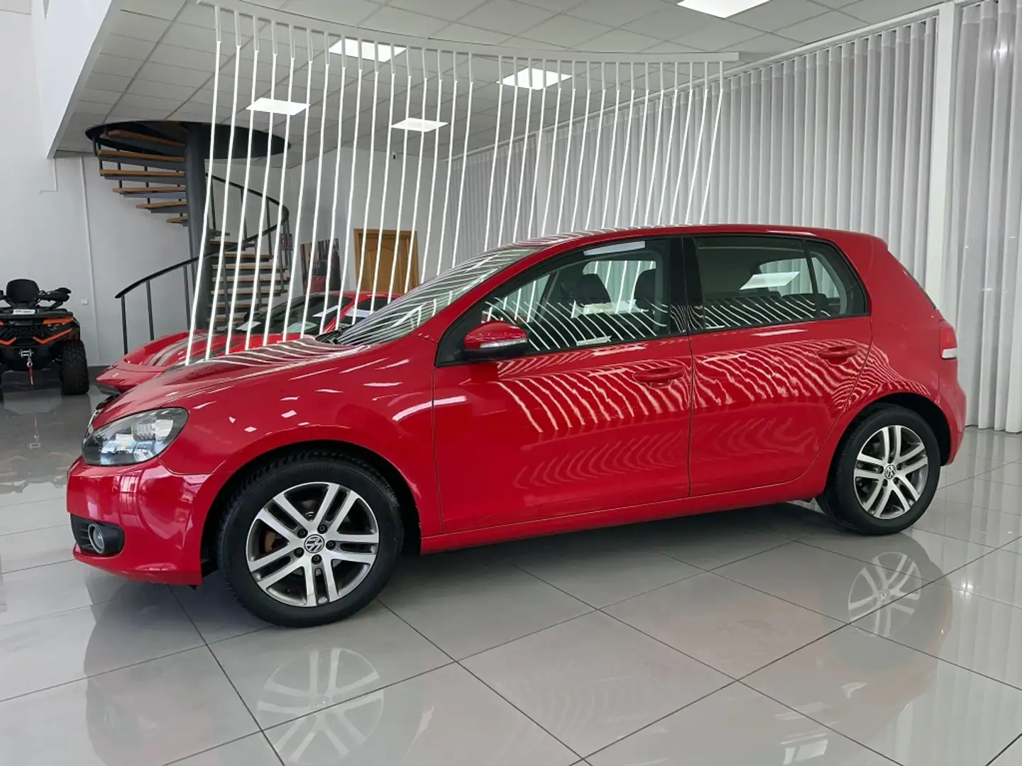 Volkswagen Golf 1.6TDI CR Bluemotion 105 Red - 2