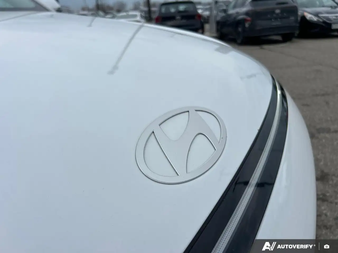 Hyundai KONA снимка Hyundai KONA
