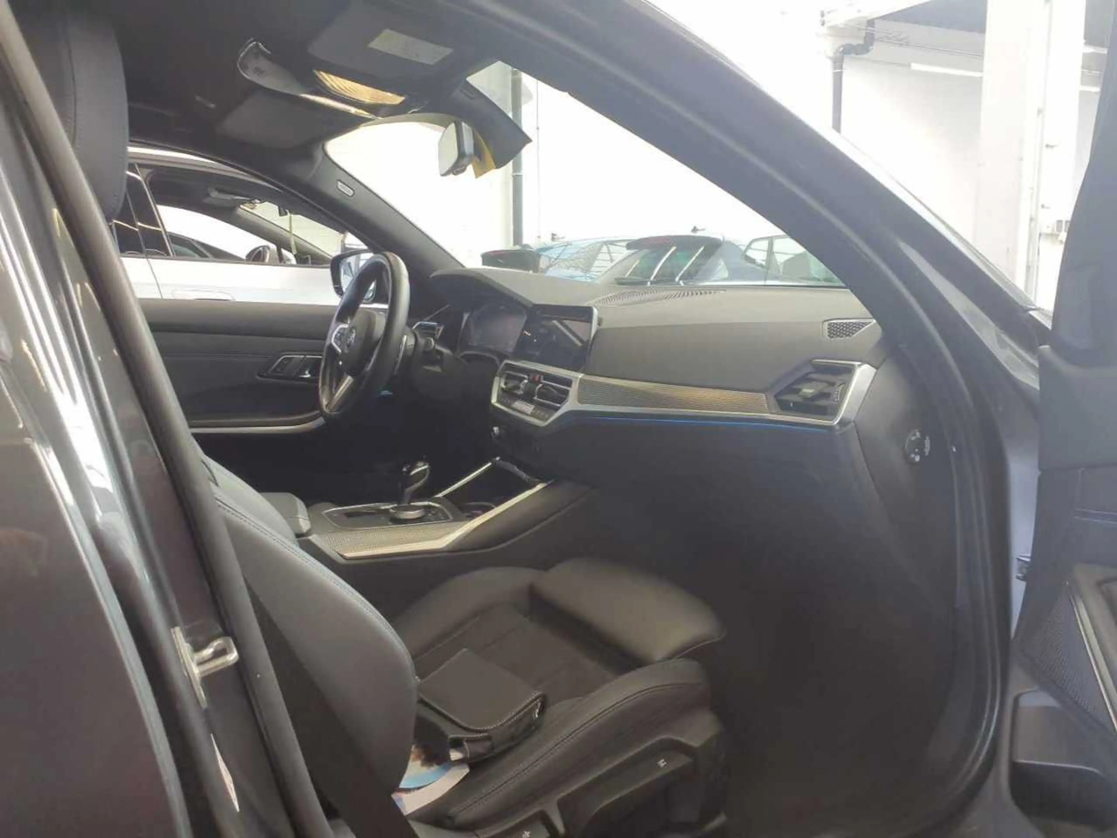 BMW 330 330E NAVI SPORTSITZE KLIMAAUT LED RADIO MFL SHZ PDC KAMERA HIFI RFK — photo 5