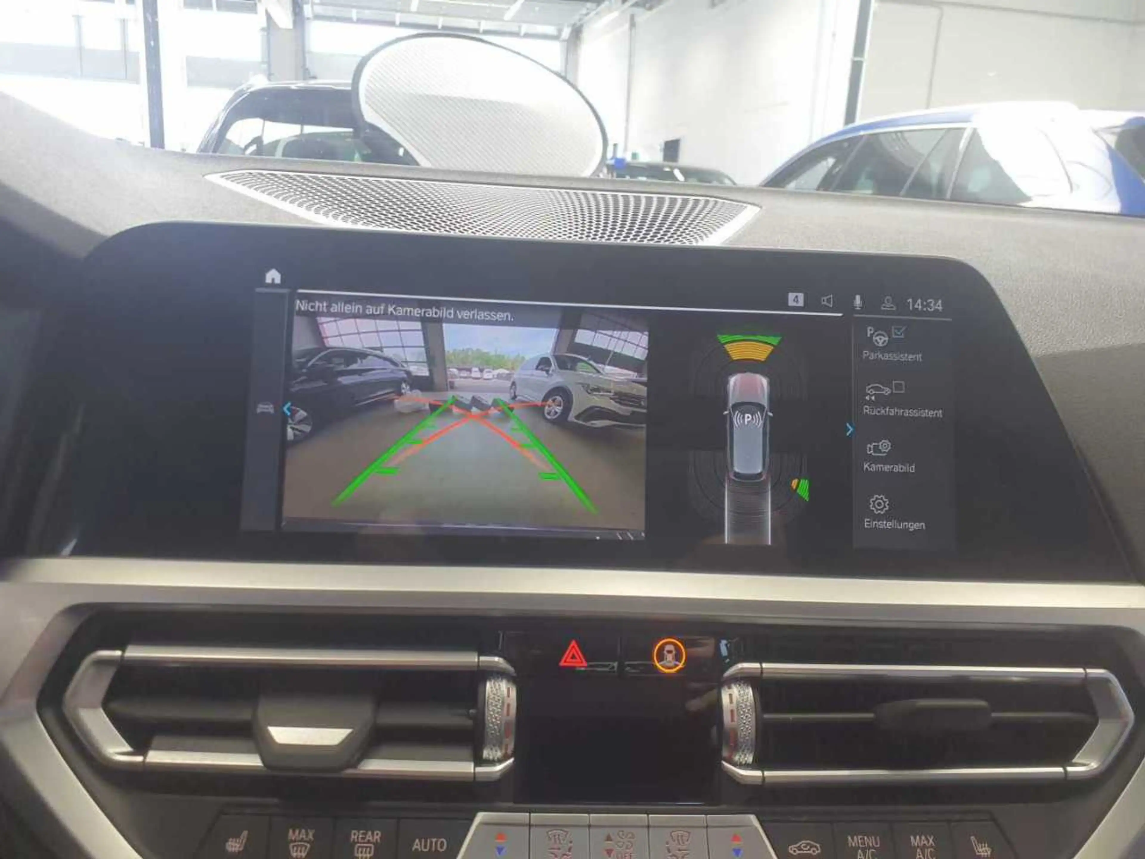 BMW 330 330E NAVI SPORTSITZE KLIMAAUT LED RADIO MFL SHZ PDC KAMERA HIFI RFK — photo 9